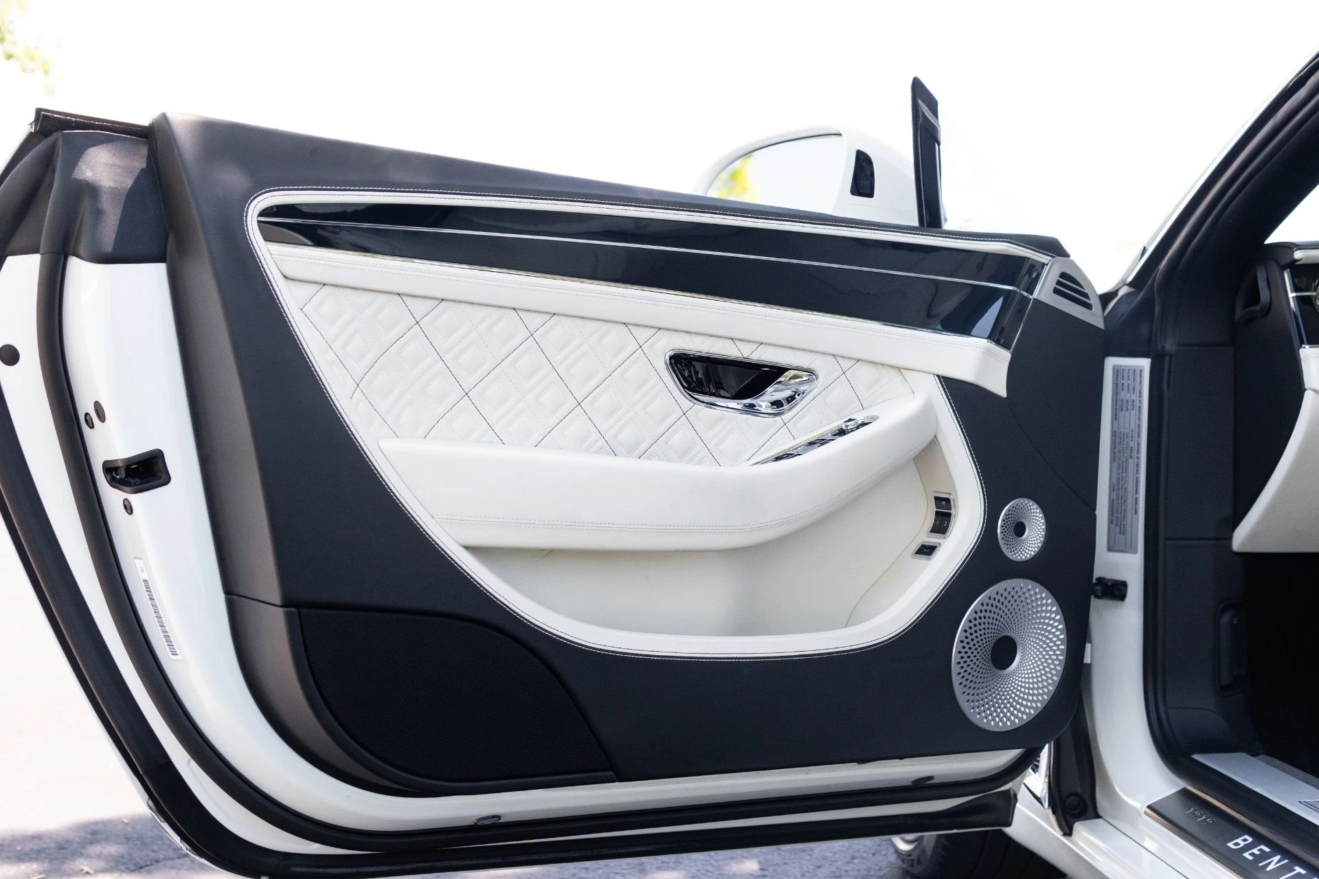 mph027_174447056_Used_2020_Bentley_Continental_GT_V8_1777404396_0b1e920d7f