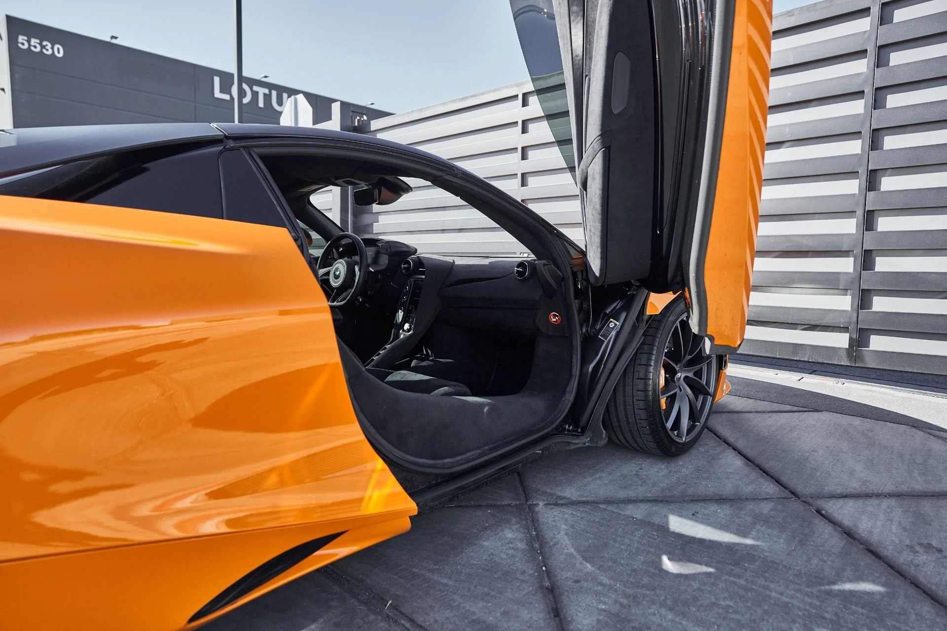 mph027_1745861256_Used_2024_Mc_Laren_750_S_Spider_1761608910_f812fa17ce