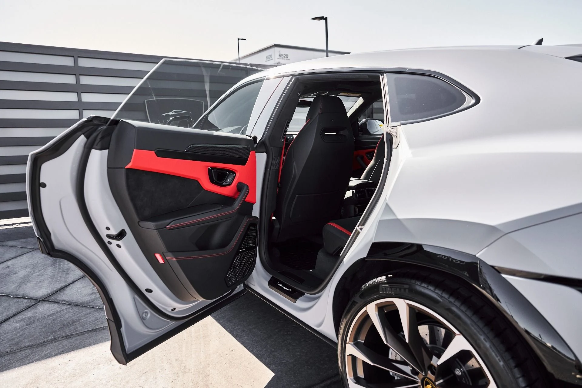 mph027_1750779904_Used_2024_Lamborghini_Urus_S_1779209037_c87363cc24
