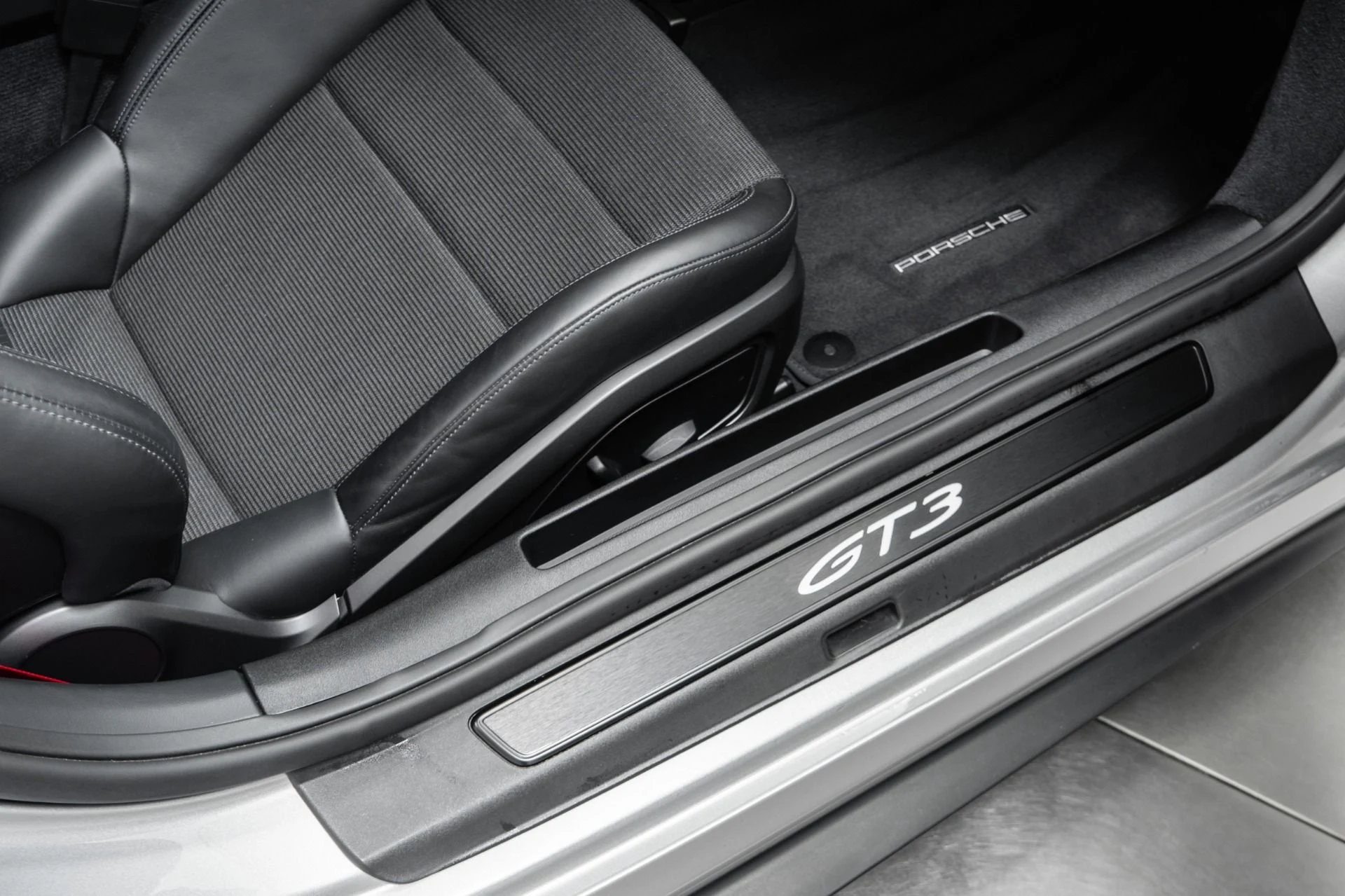 mph027_1756233363_Used_2022_Porsche_911_GT_3_Touring_1772824690_5340f7fdad