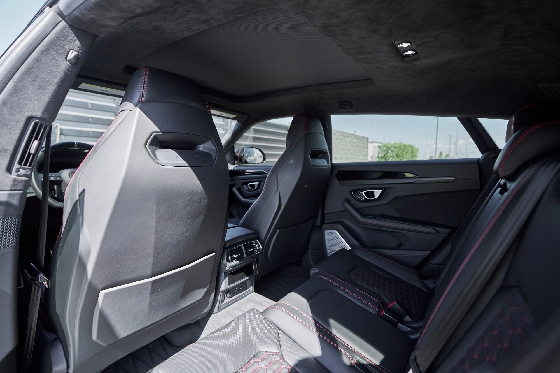 mph027_176010381_Used_2021_Lamborghini_Urus_Base_1759523193_fa6517e4ca