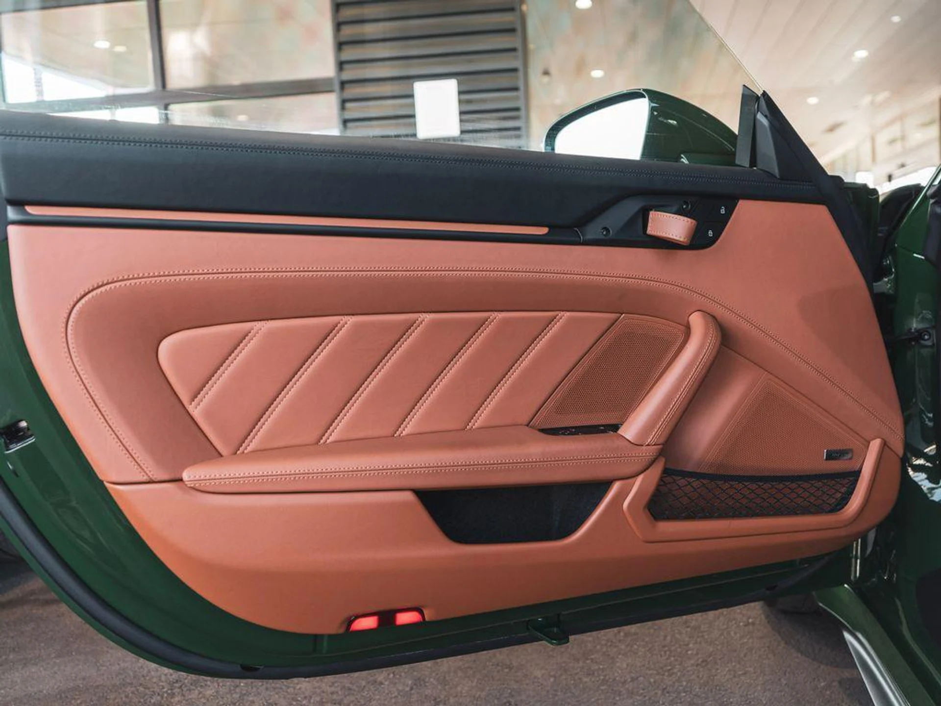 mph027_1765177286_g_b3_Nae_Op_L86f_P_Hp_Acx_P1yk_Opk_a576a10b49