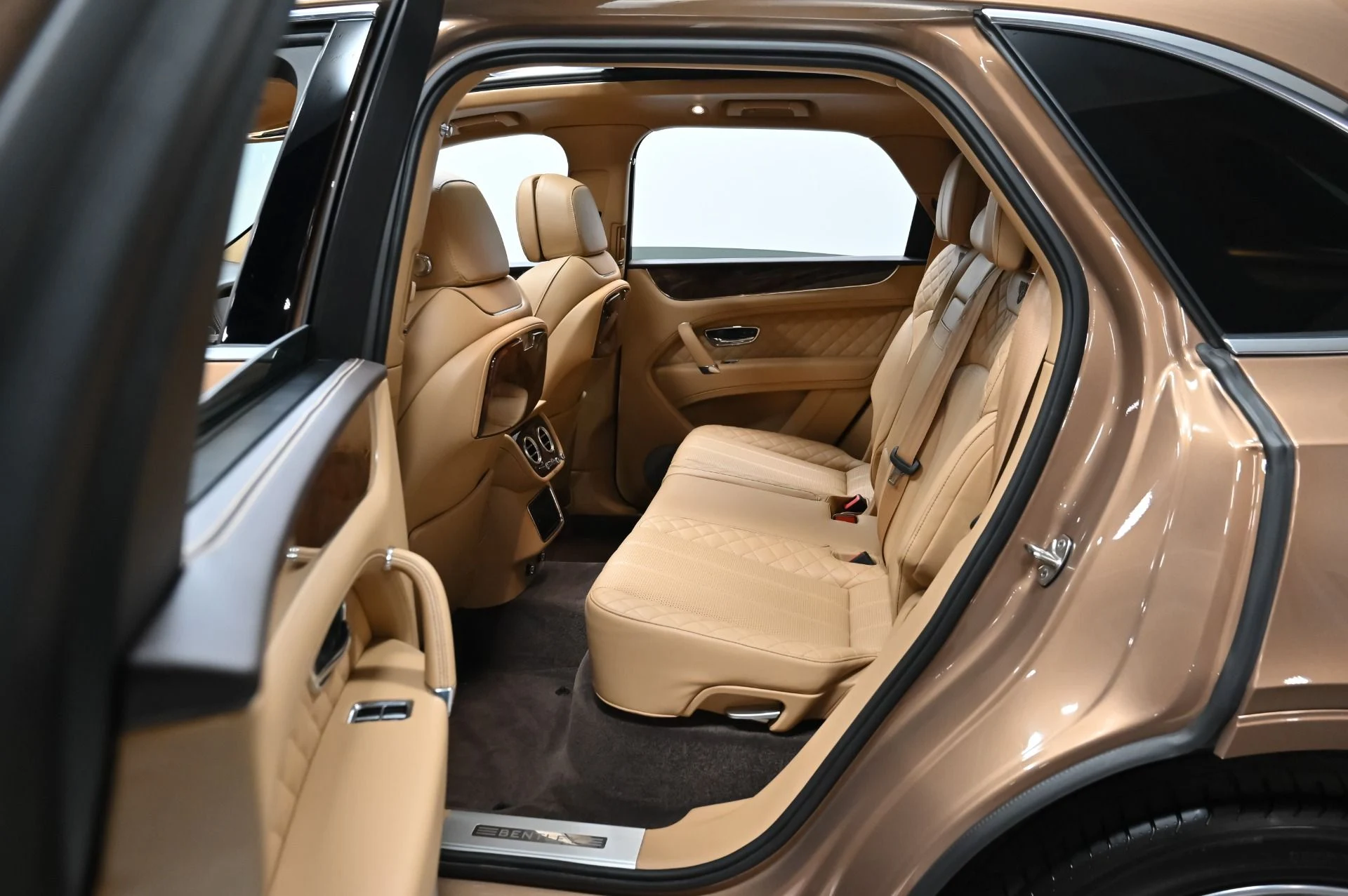 mph027_1775598109_Used_2017_Bentley_Bentayga_W12_1759876449_85893a3240