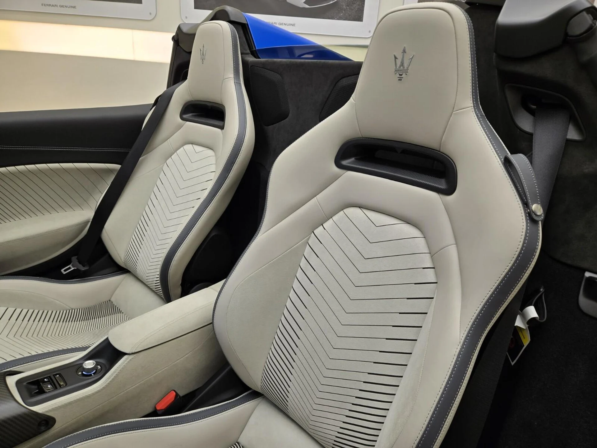 mph027_1781588880_Used_2023_Maserati_MC_20_1765004042_3533b56b5c