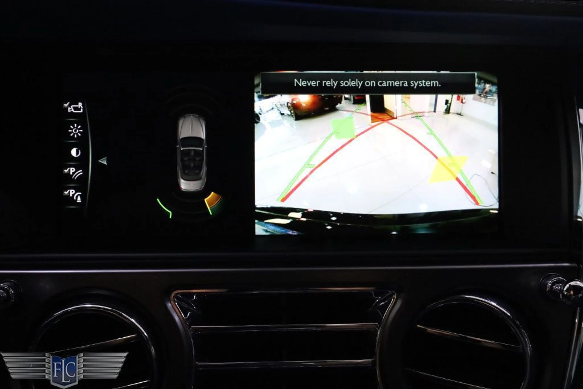 mph027_1783752954_used_2018_rolls_royce_dawn_blackbadgeconvertible_6305_22965393_28_1024_89d5ba0e3a