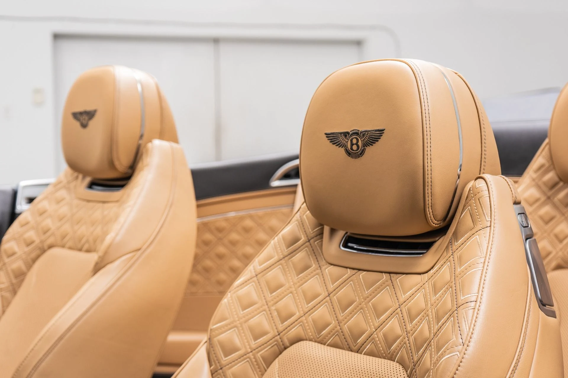 mph027_1785121911_Used_2020_Bentley_Continental_GTC_First_Edition_1790888742_f675bff4e4