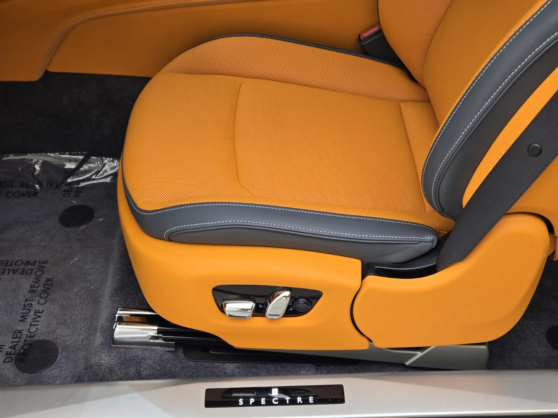 mph027_1793459177_New_2025_Rolls_Royce_Spectre_1753162517_7b8a74a8a1