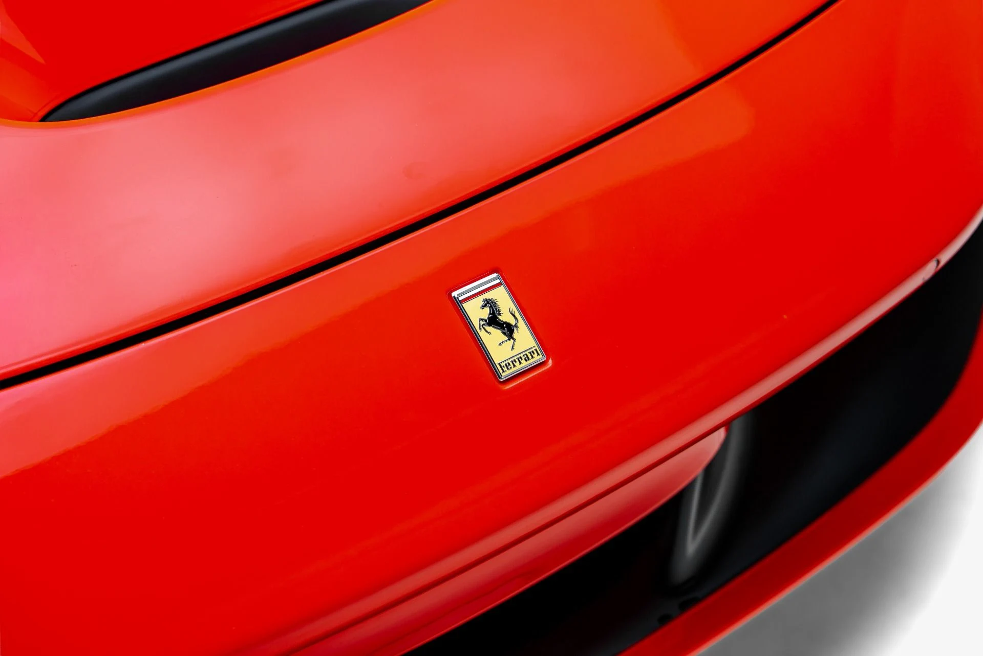 mph027_1798473639_Used_2022_Ferrari_F8_Spider_1788281668_7256a7fcff