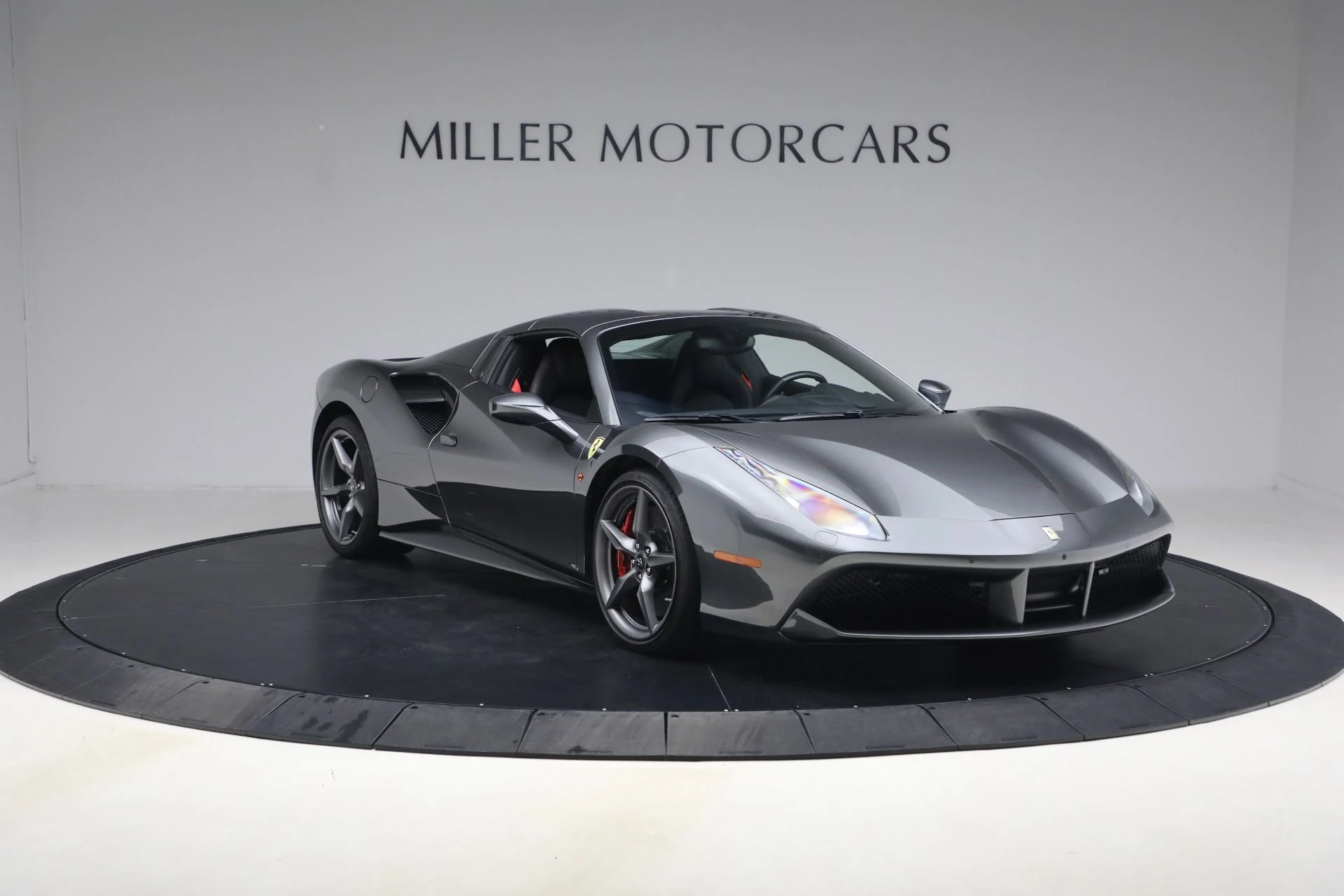 mph027_1800864385_Used_2018_Ferrari_488_Spider_1774552215_58aa27da73