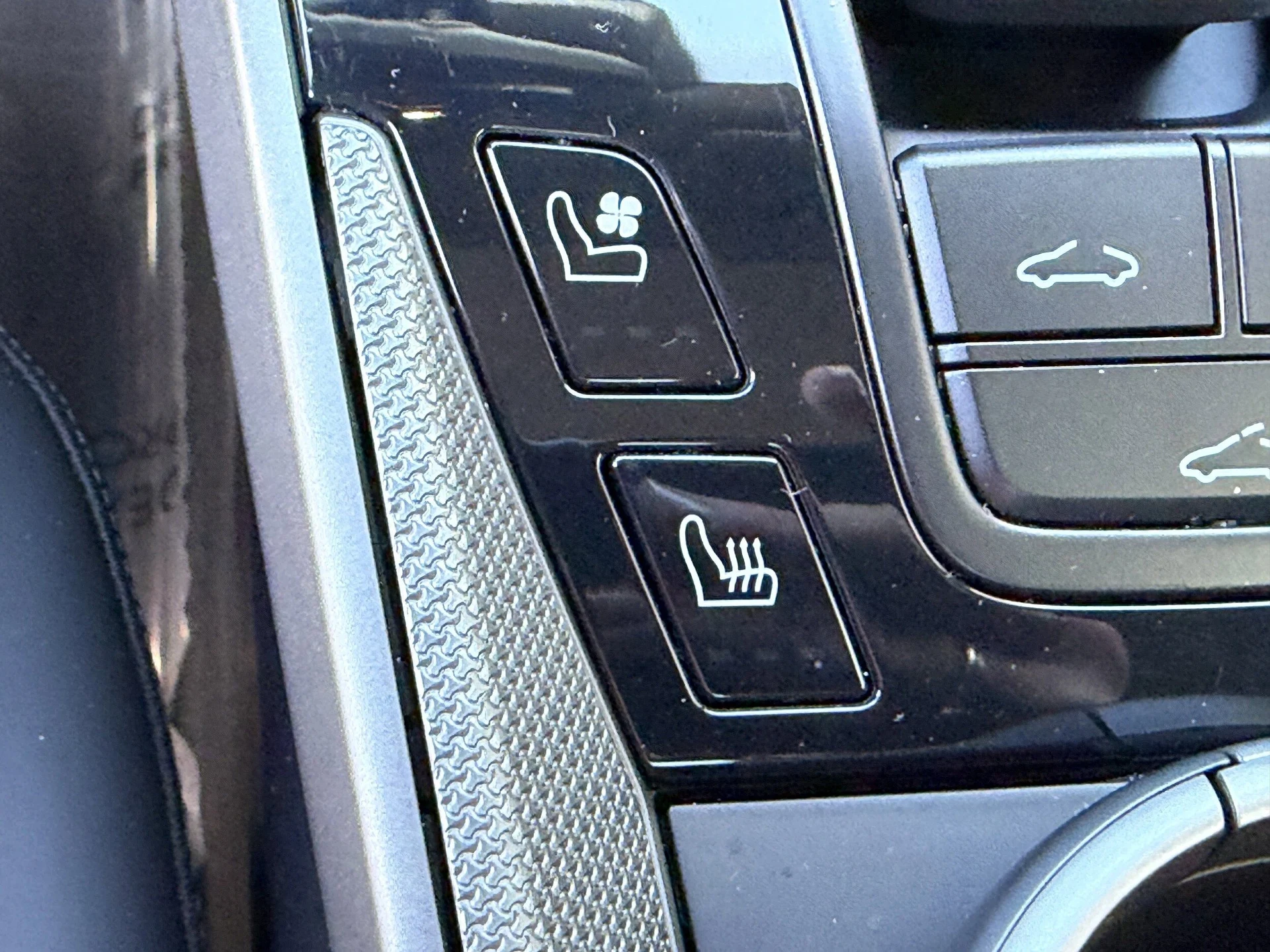 mph027_1802048541_571e6823be872136a2631c84dd0ca1c9x_93f3e58ebd