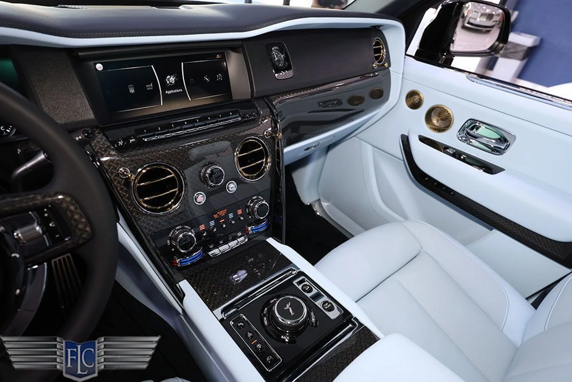 mph027_1809112537_used_2023_rolls_royce_cullinan_blackbadgesportutility_6305_22951746_28_1024_56b10026f3