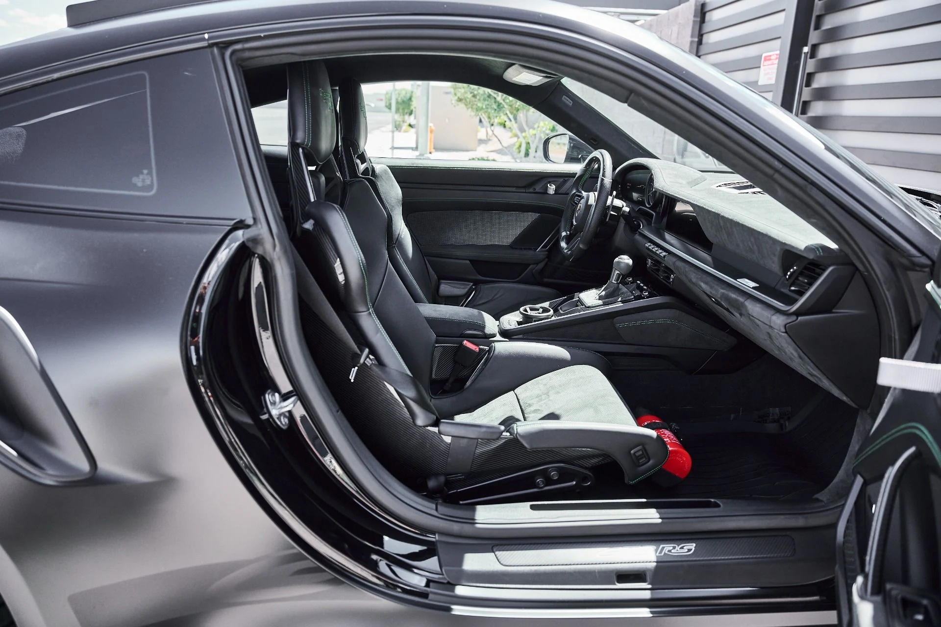 mph027_1816755472_Used_2025_Porsche_911_GT_3_RS_1776295541_16533e2506