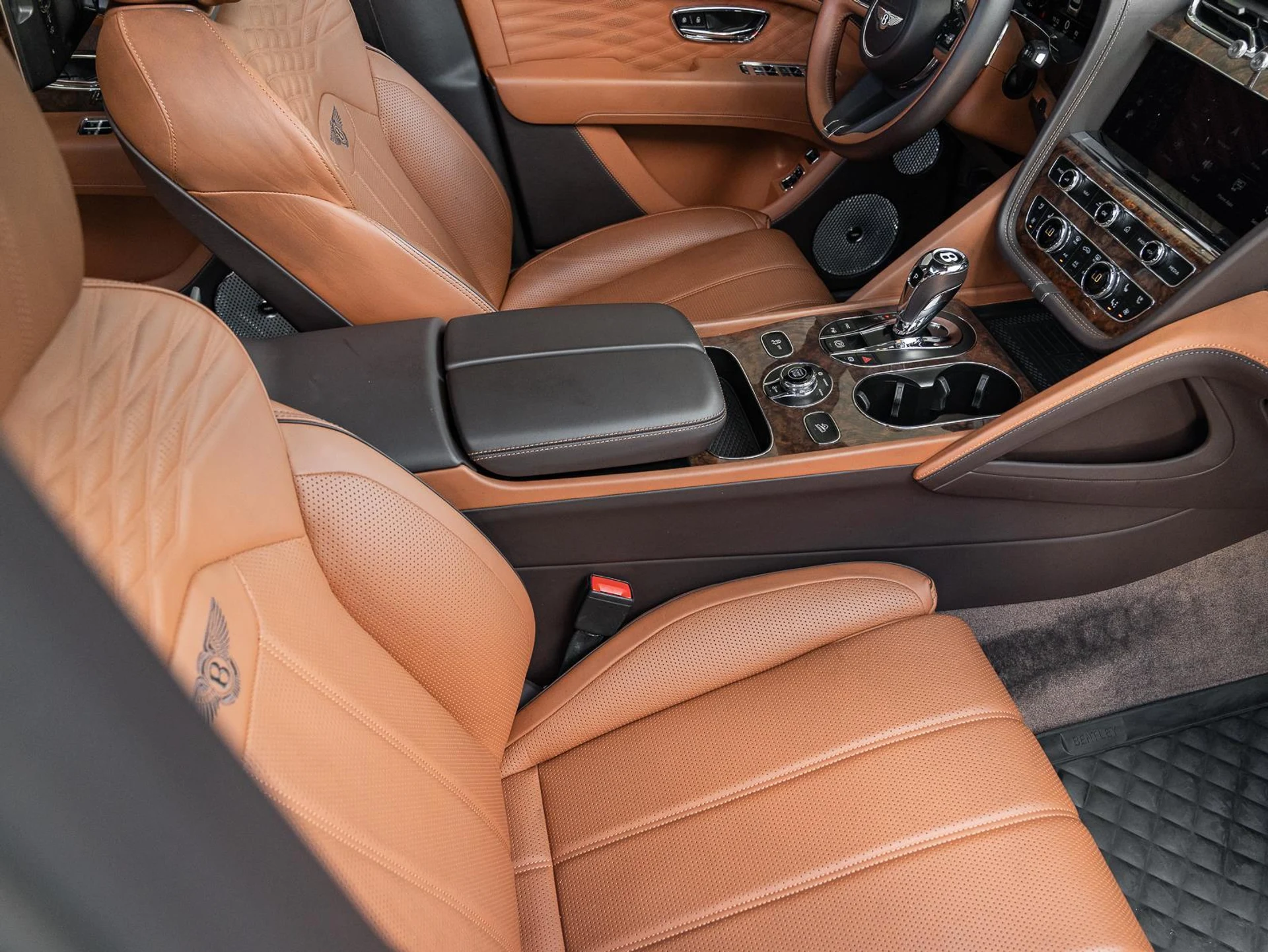 mph027_1820446391_Used_2023_Bentley_Bentayga_EWB_V8_1778364311_10a08dbf4d