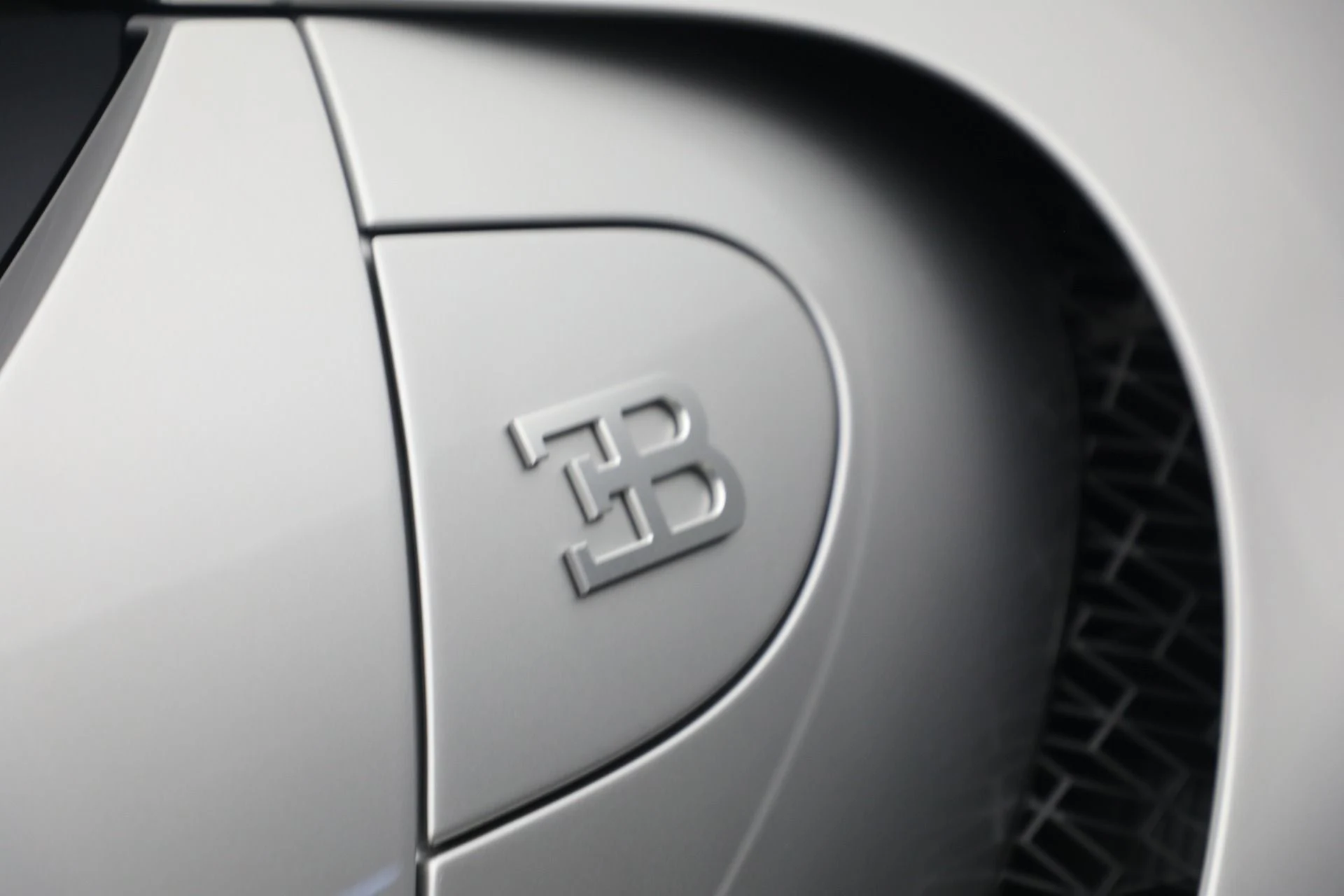 mph027_1825297645_Used_2025_Bugatti_Mistral_53cdf6cd4b