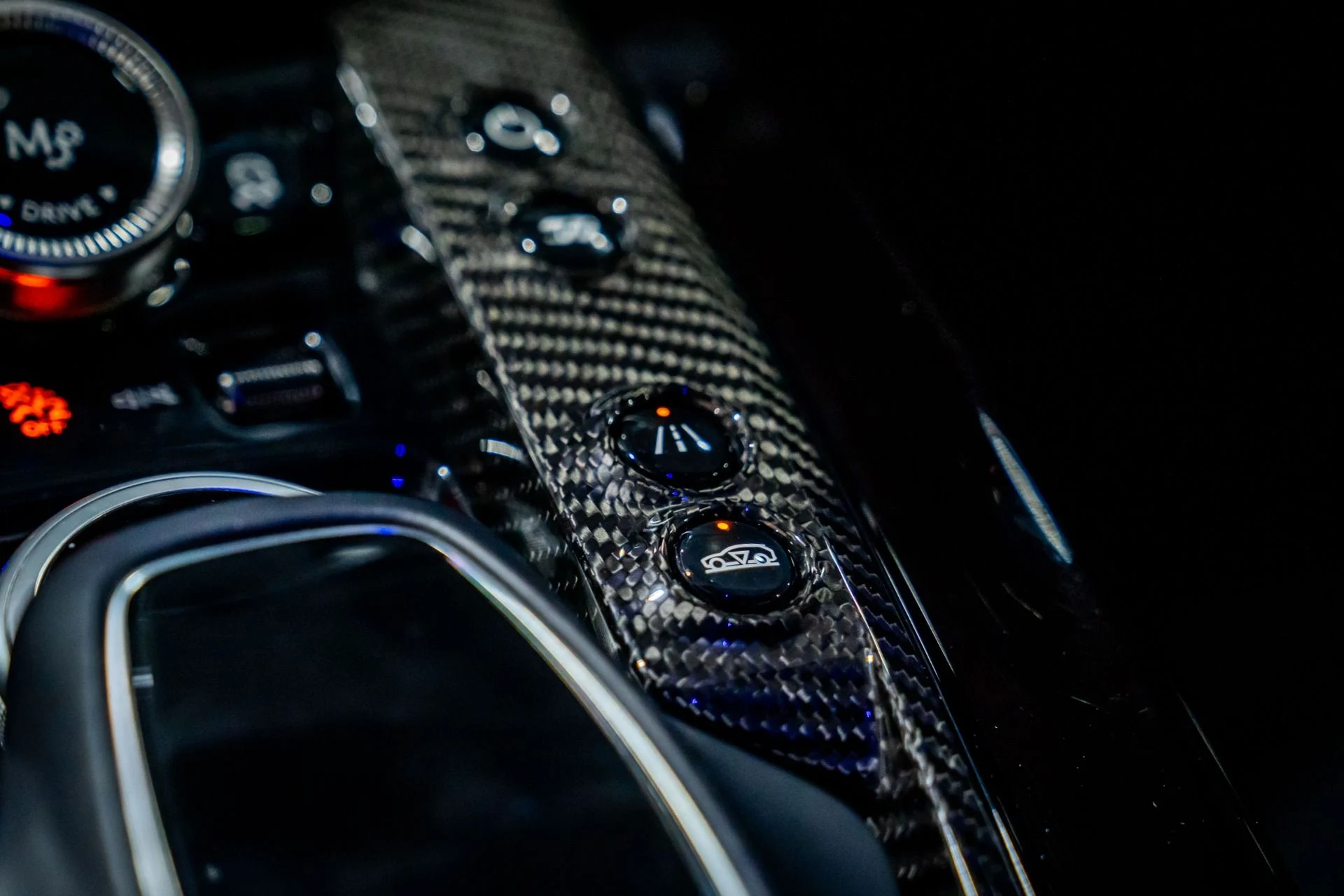mph027_1827420771_Used_2023_Aston_Martin_DBX_707_287586_MSRP_WARRANTY_OCT_2026_1787152917_7dabb093d0