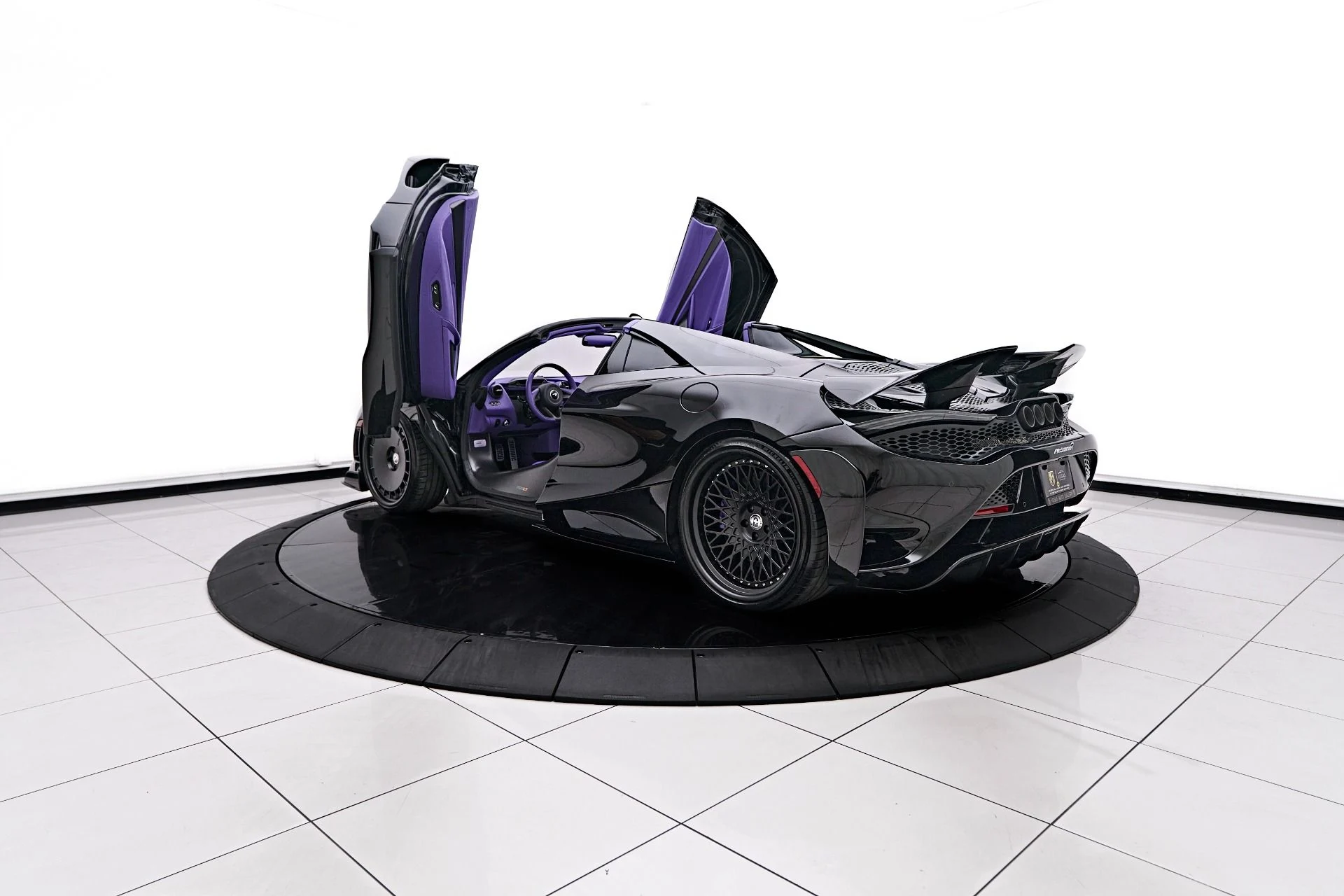 mph027_1833295426_Used_2022_Mc_Laren_765_LT_Base_1753480618_065284ca9f