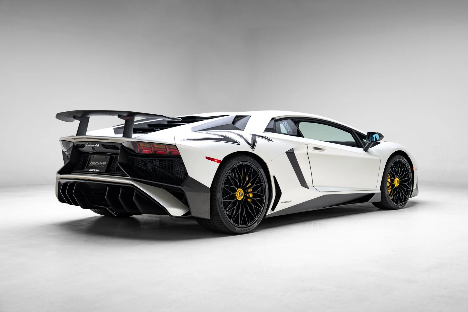 mph027_1835970240_Used_2016_Lamborghini_Aventador_SV_1775078140_eeafdb005a
