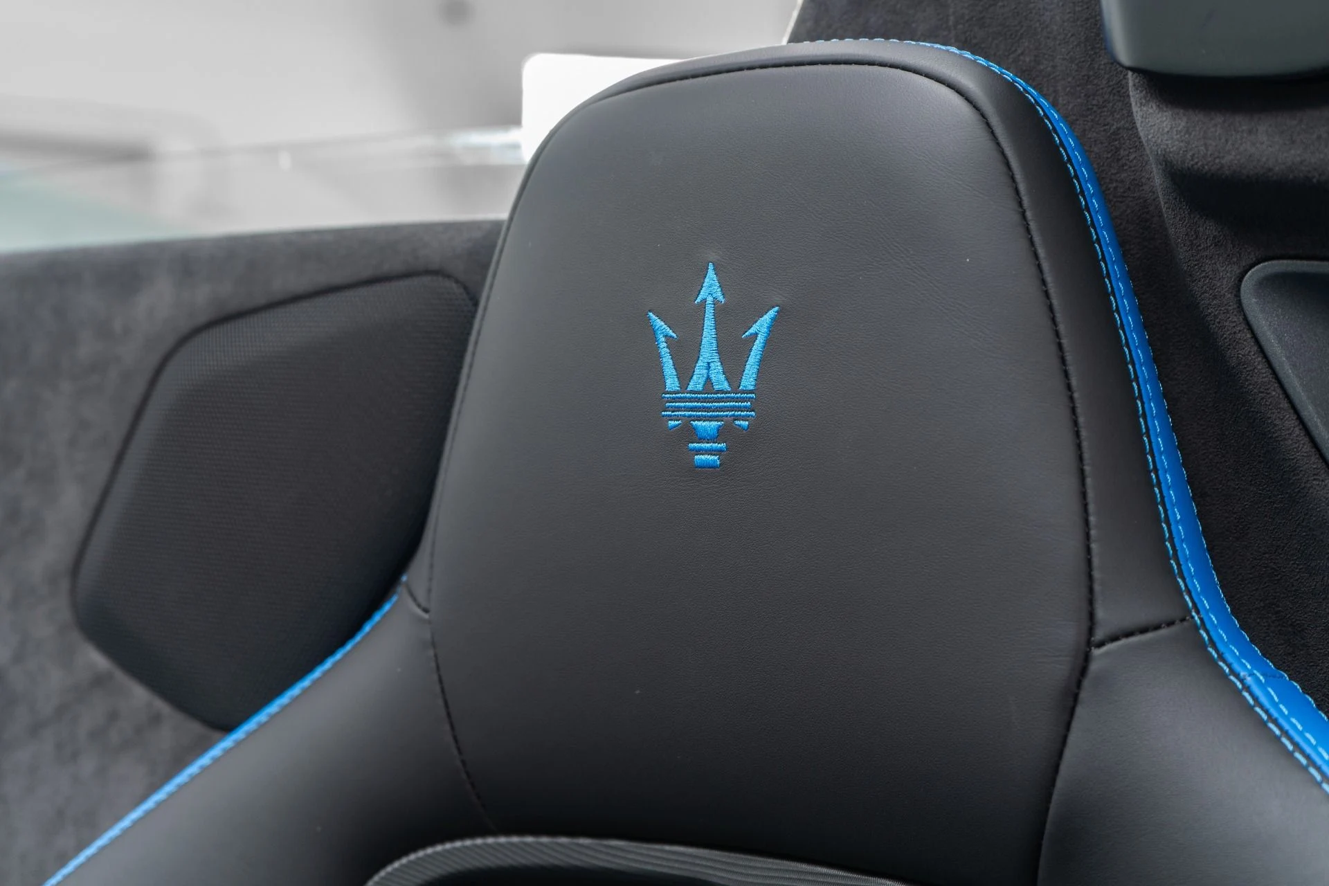 mph027_1836220936_Used_2024_Maserati_MC_20_Cielo_1755530191_f5b3240d69