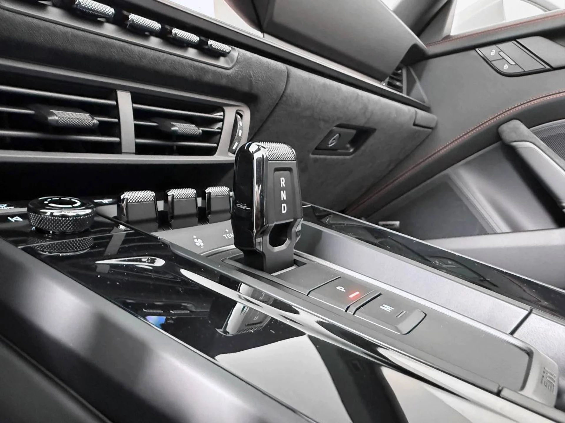 mph027_1837905218_1280_54aa226213