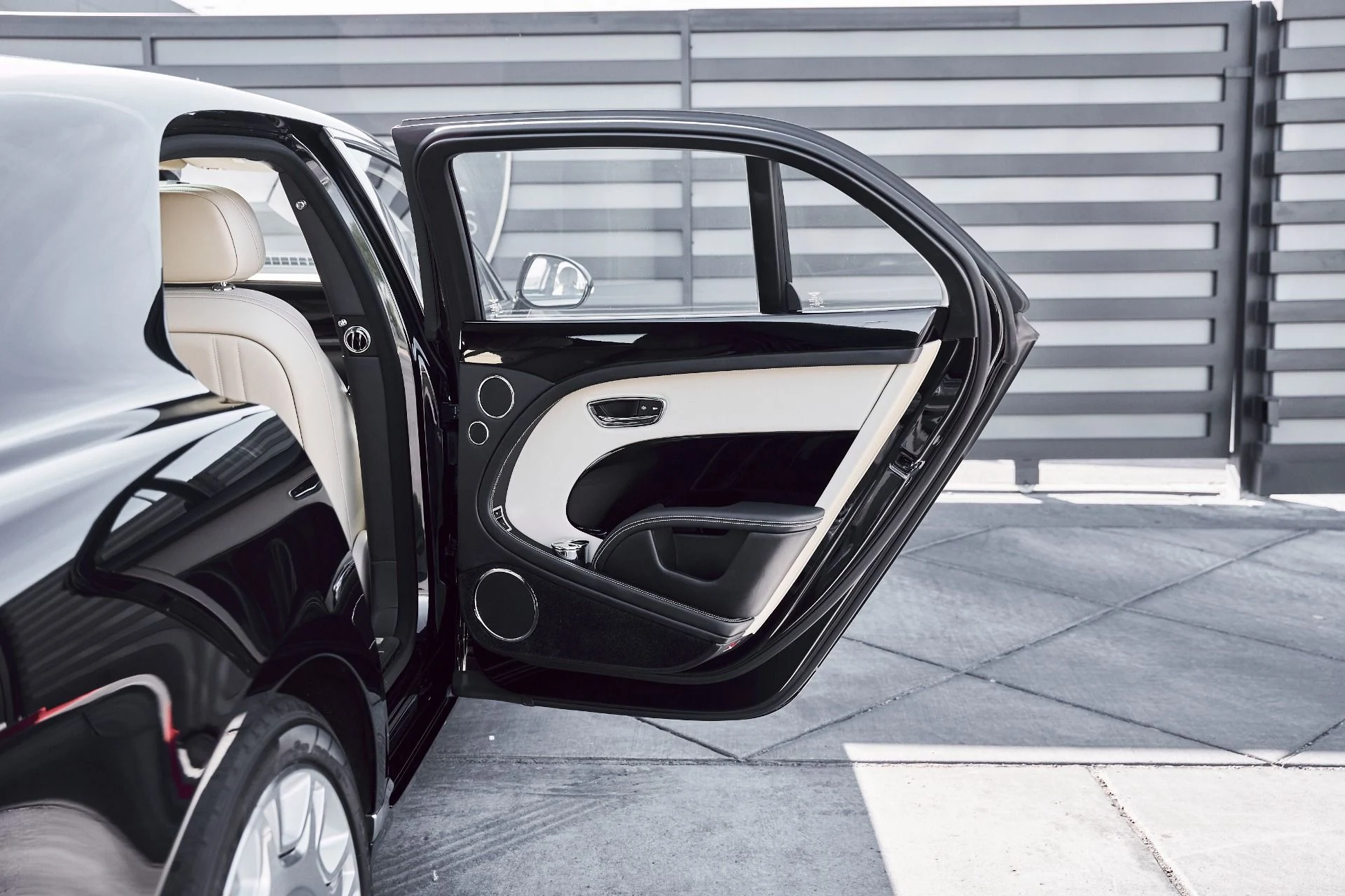 mph027_1865532757_Used_2019_Bentley_Mulsanne_Base_1773861361_5ec6be1f0d