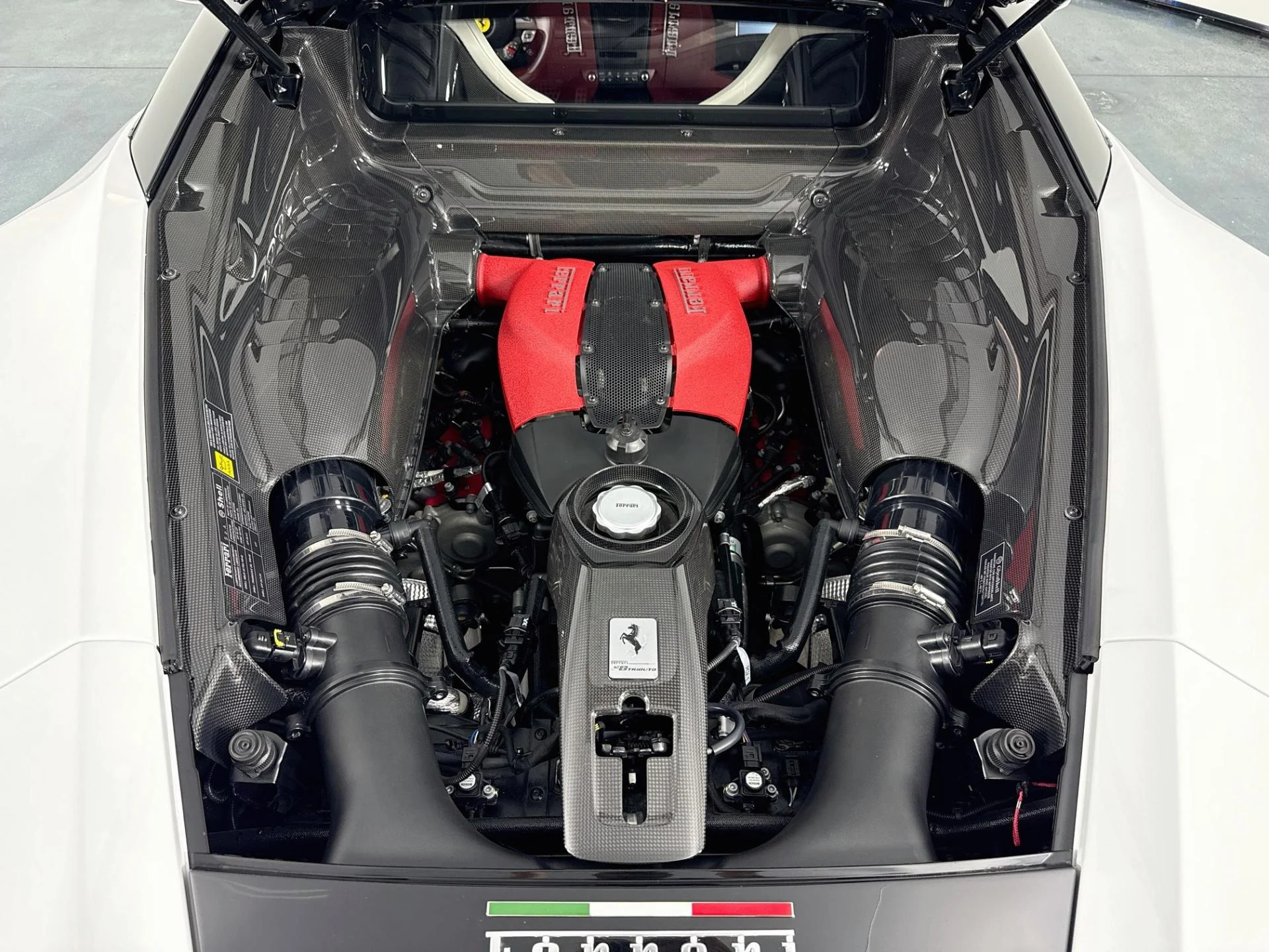 mph027_1865906513_Used_2020_Ferrari_F8_Tributo_1791224666_1238679e68