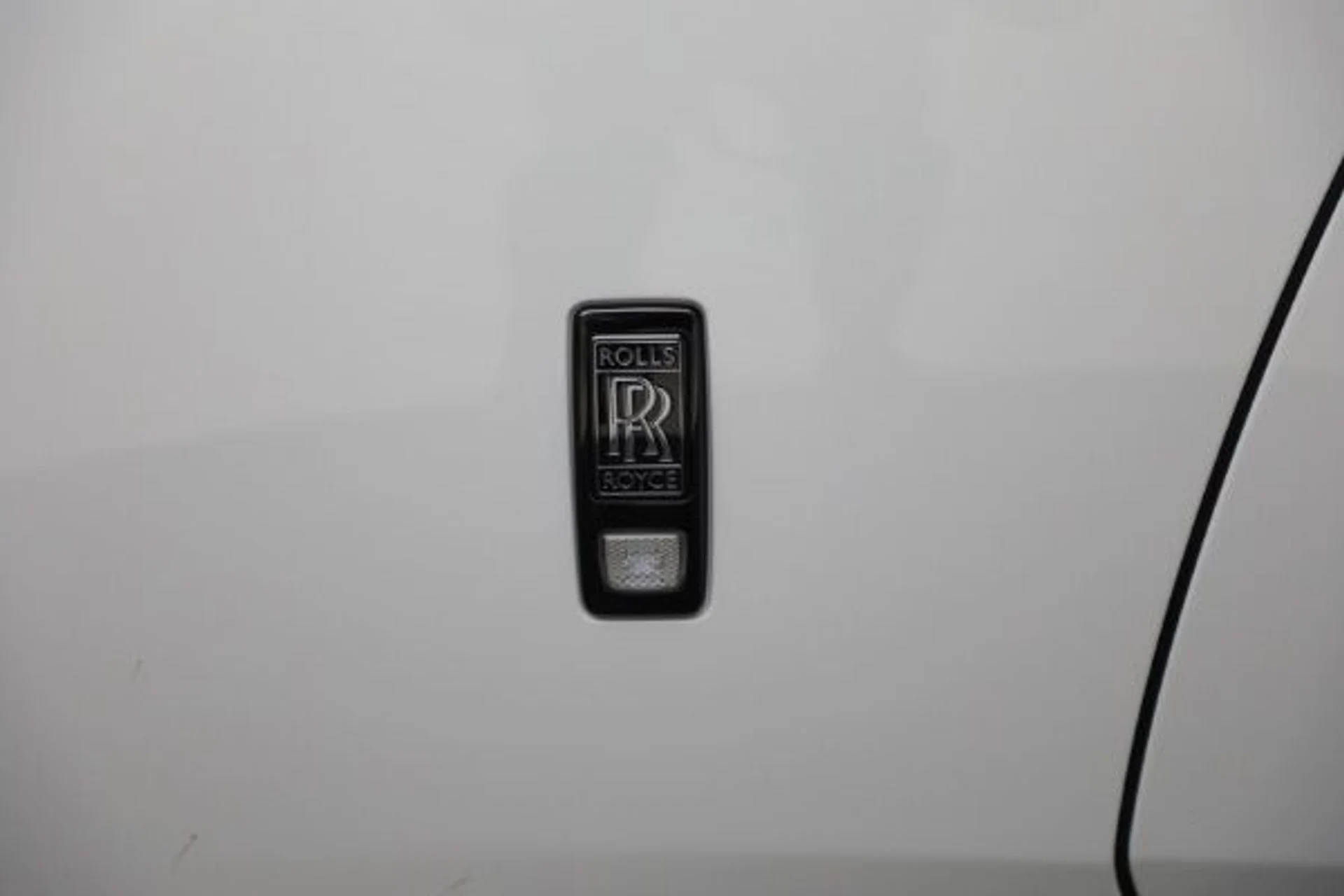 mph027_1868782612_New_2025_Rolls_Royce_Black_Badge_Spectre_5a4013d9f2