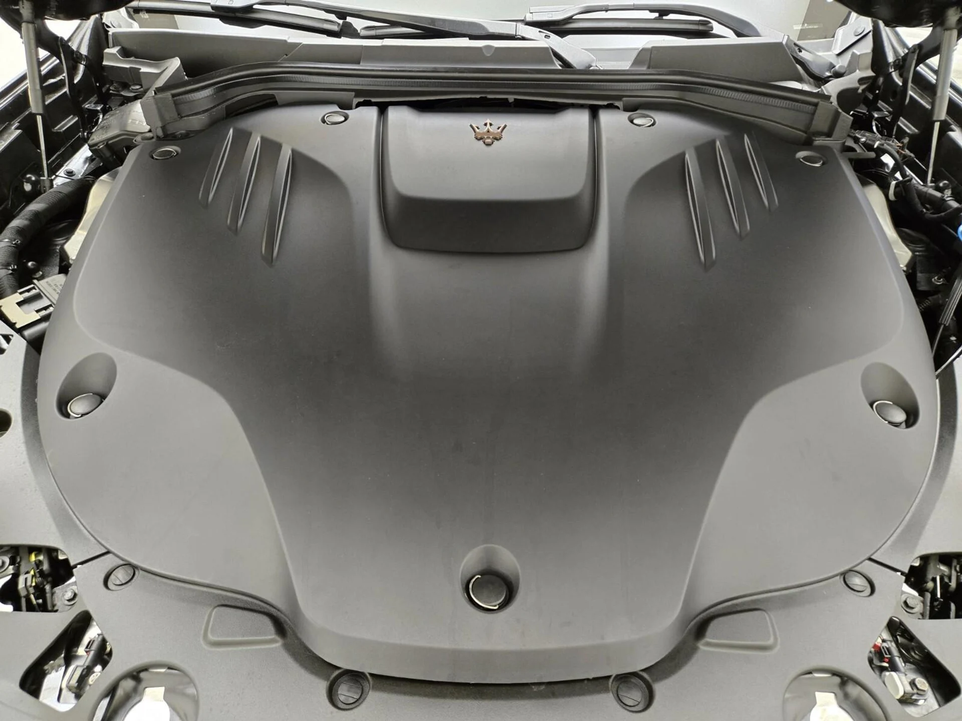 mph027_18722538_New_2025_Maserati_Grecale_Folgore_1753161948_0247fc932f
