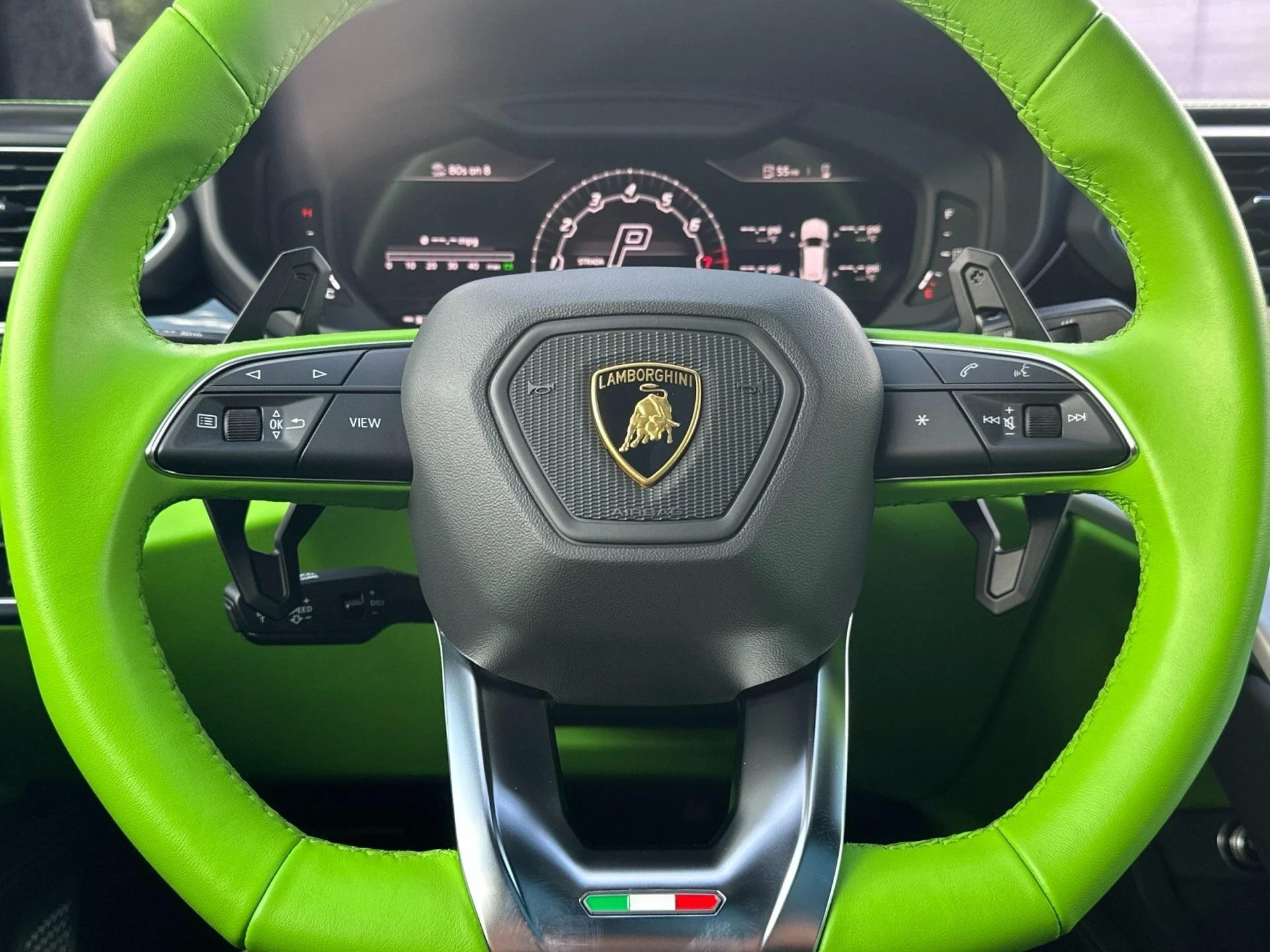 mph027_1873676159_Used_2022_Lamborghini_Urus_1760538199_130b1a42fe