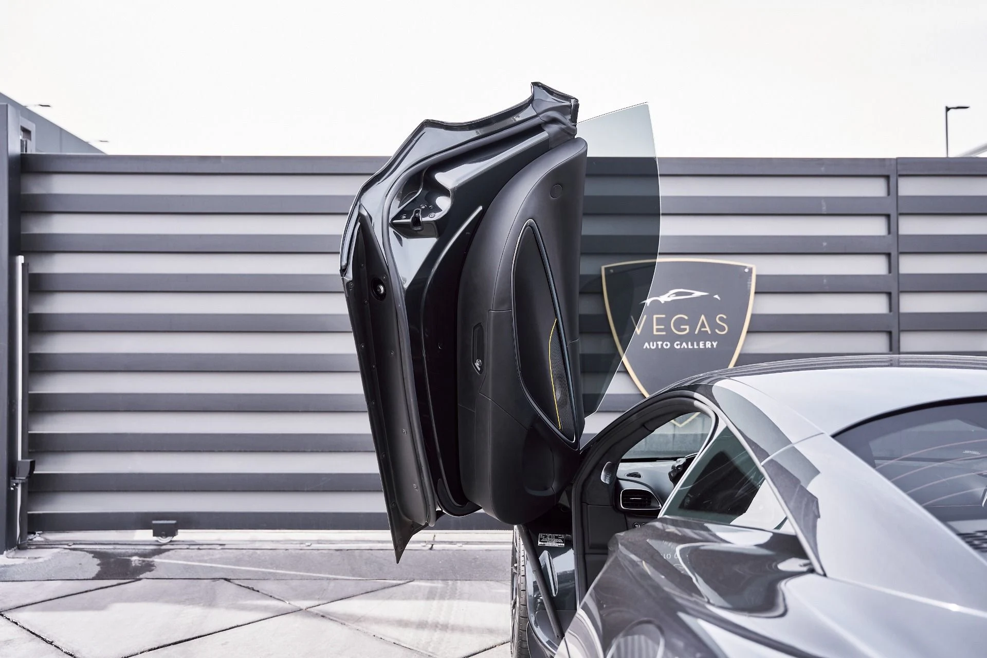 mph027_1873994042_Used_2023_Mc_Laren_Artura_1770833713_45a7a2d53c