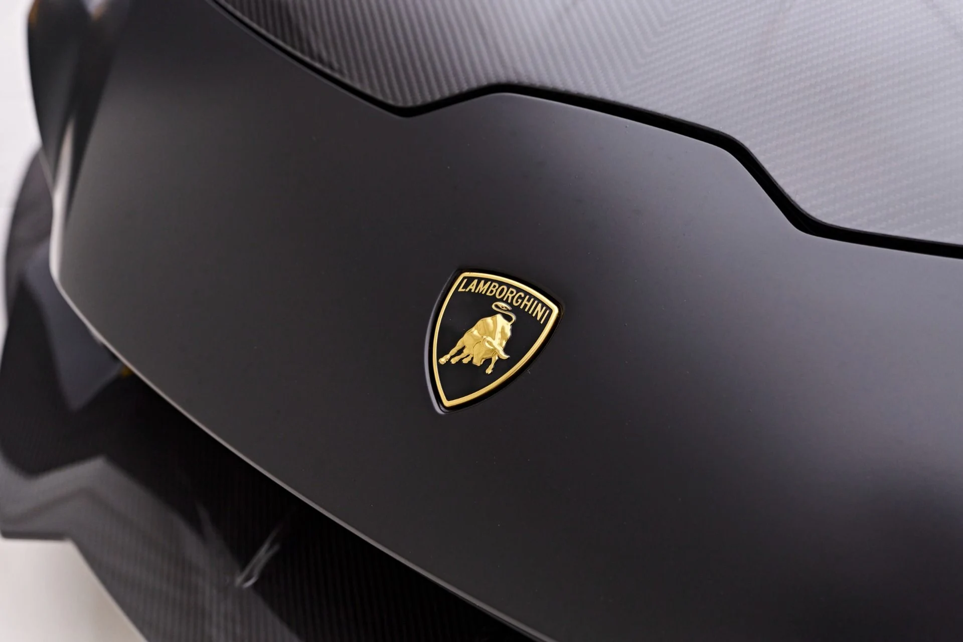 mph027_1880797367_Used_2021_Lamborghini_Huracan_EVO_Base_1758314651_37761840a5