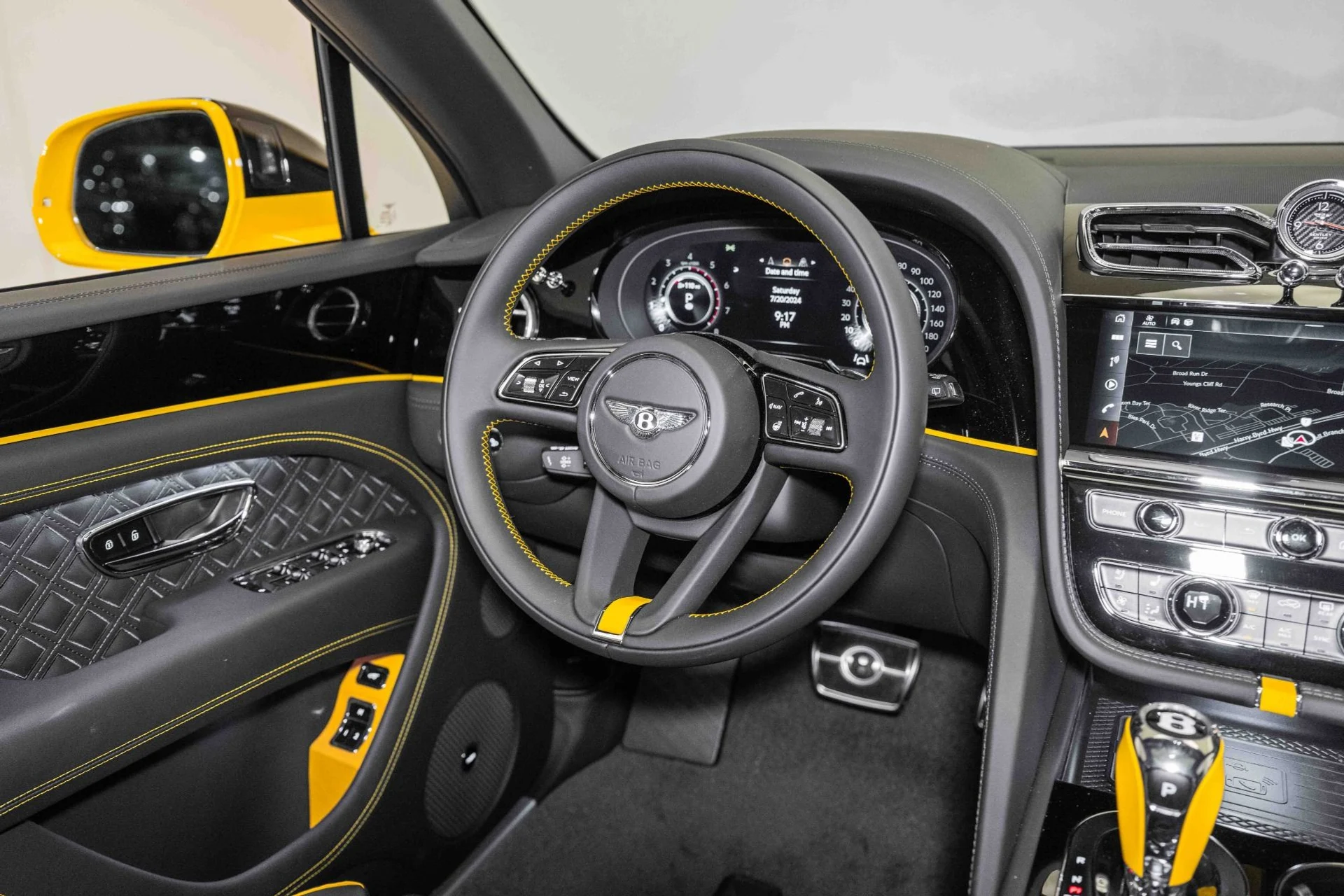 mph027_1882153214_Used_2024_Bentley_Bentayga_Azure_V8_1721581484_577b656ae4