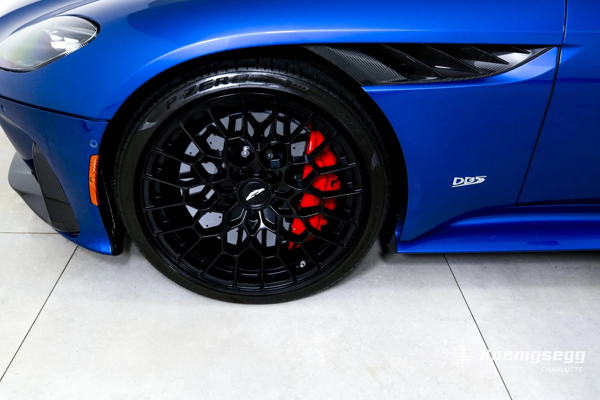 mph027_1888286636_Used_2023_Aston_Martin_DBS_Ultimate_1761053866_403b143ee8