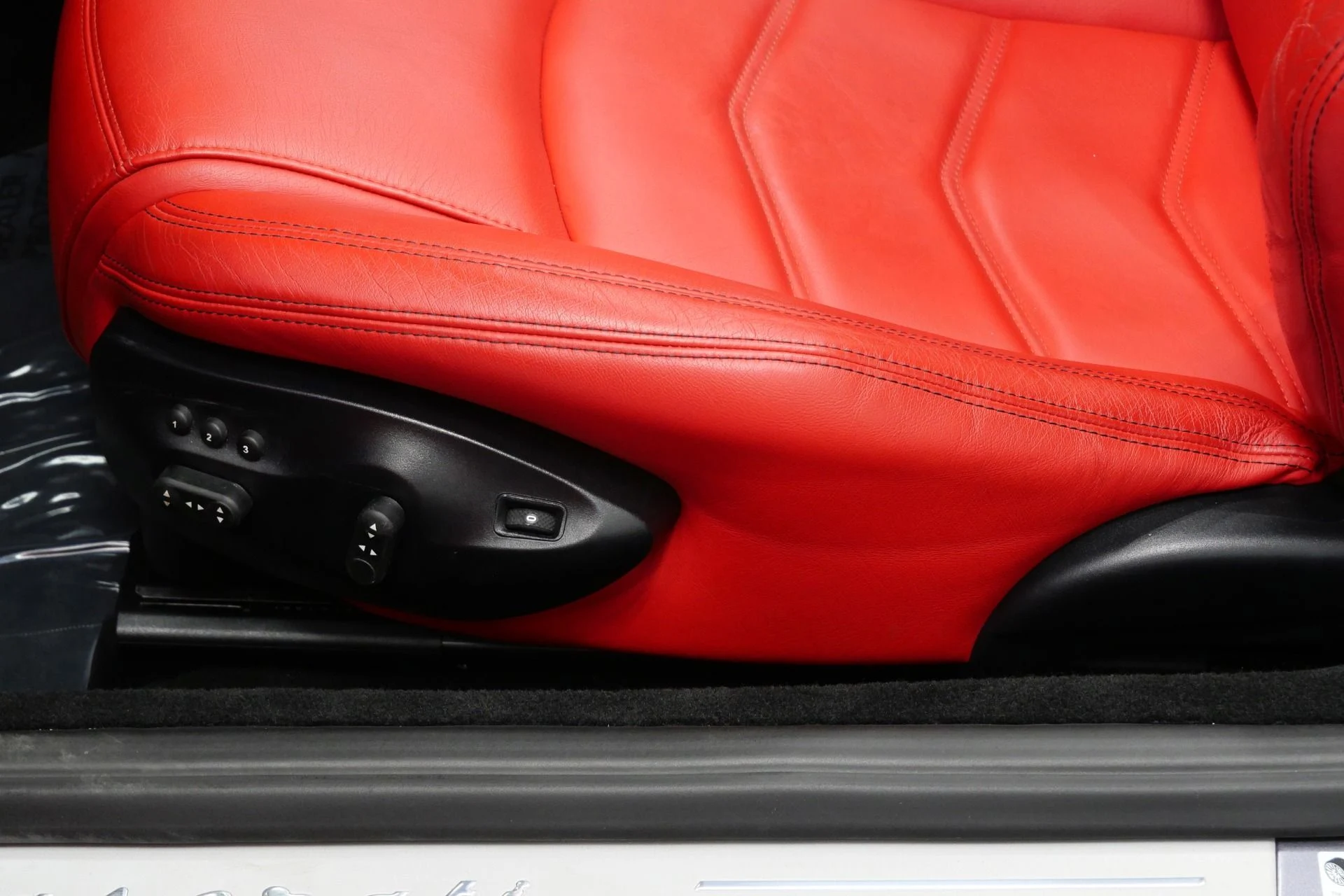 mph027_1891850629_Used_2019_Maserati_Gran_Turismo_Convertible_Sport_Rare_Color_Carbon_Fiber_Interior_Trim_1773689122_fffb116852