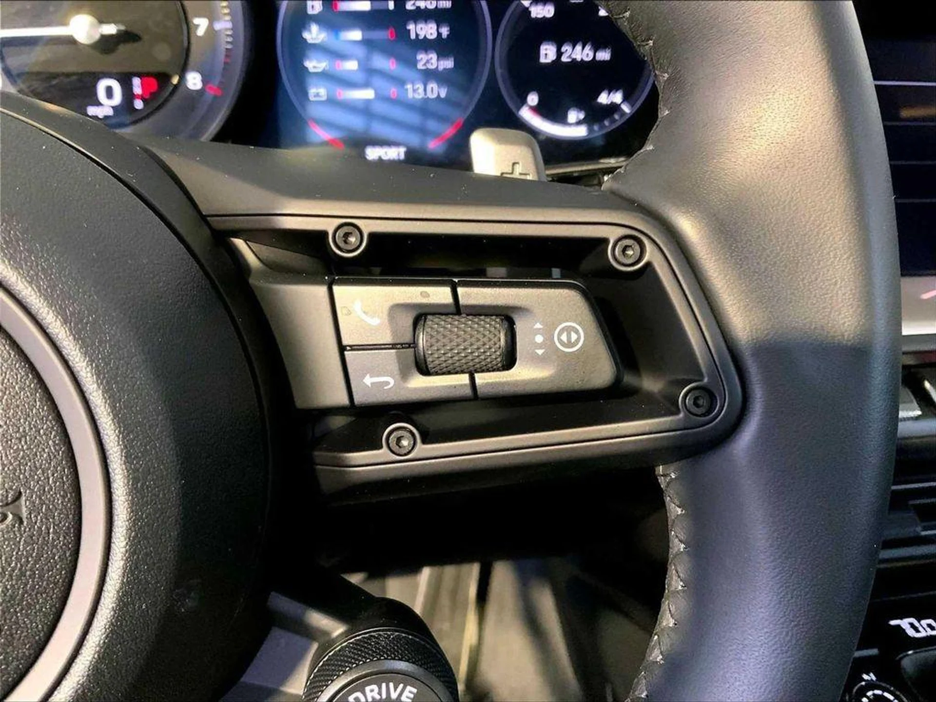 mph027_1892069265_1nyo8_F_Rpc_G635_Frzo_RS_Pw8aq3_Y_37ea499869