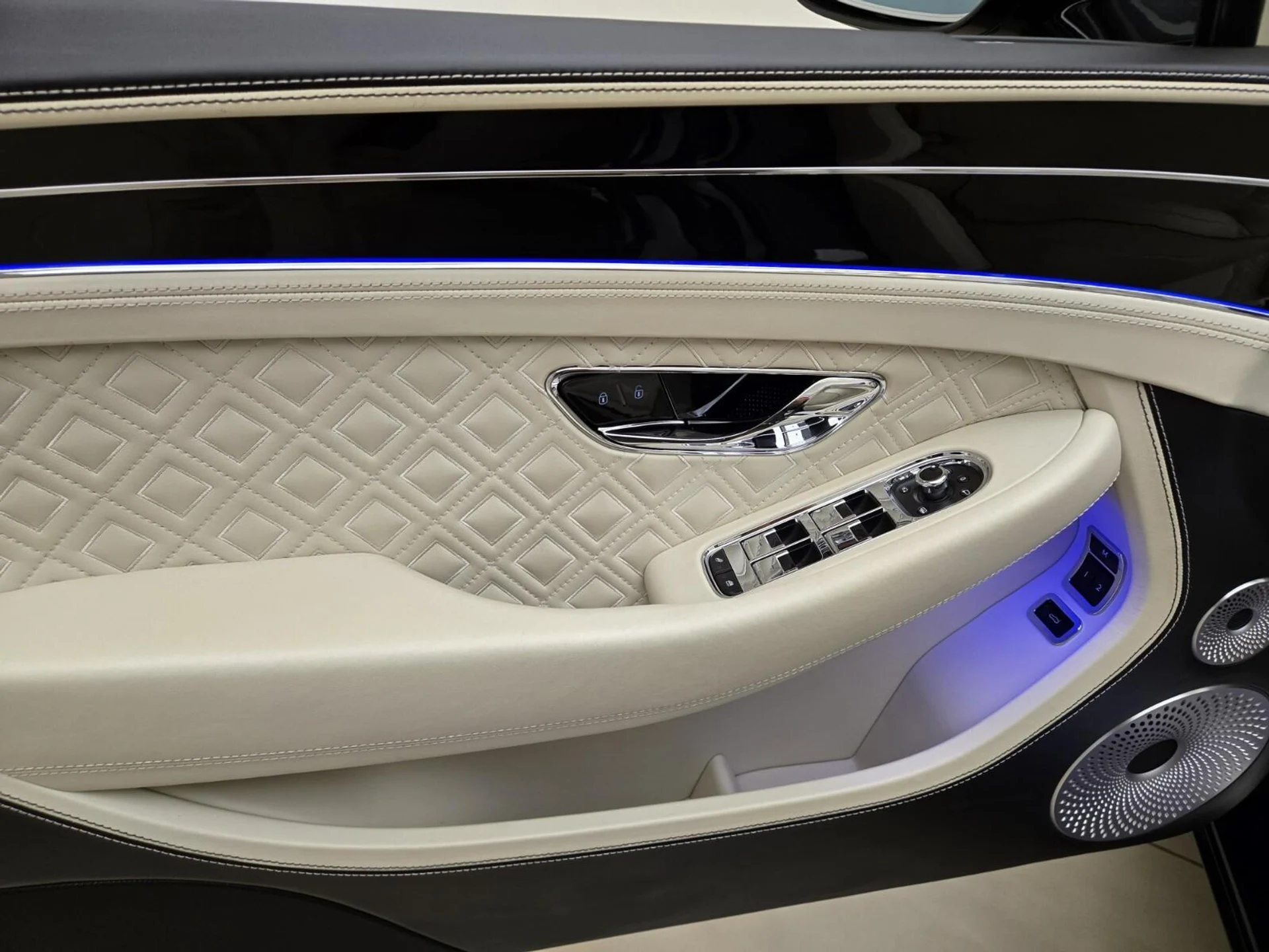 mph027_1892501044_Used_2020_Bentley_Continental_GT_V8_1766559407_8308950154