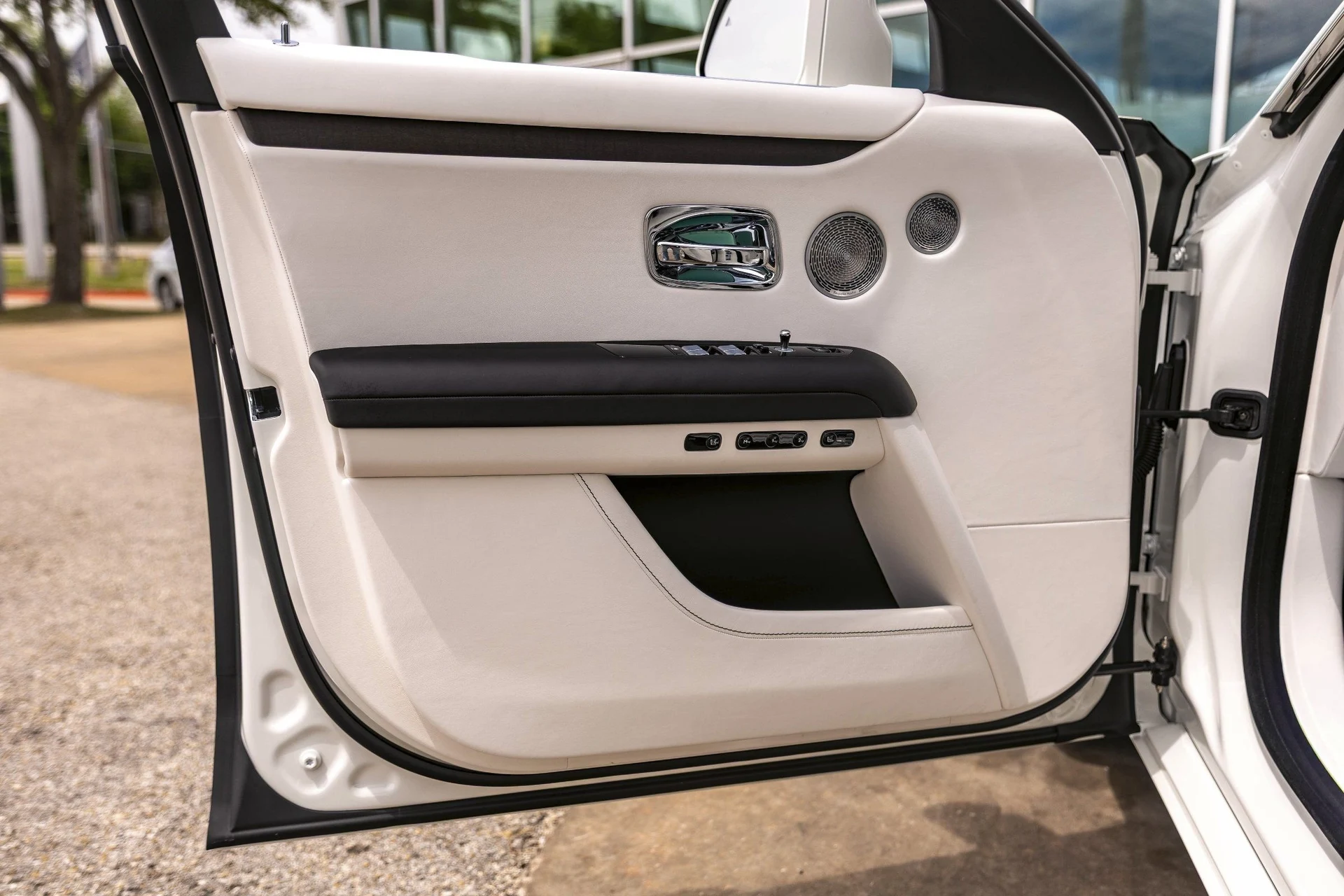 mph027_189502803_Hi_Tech_Luxury_Imports_LLC_SCA_13_GZ_09_TU_235637_image_27_04ca3002c8