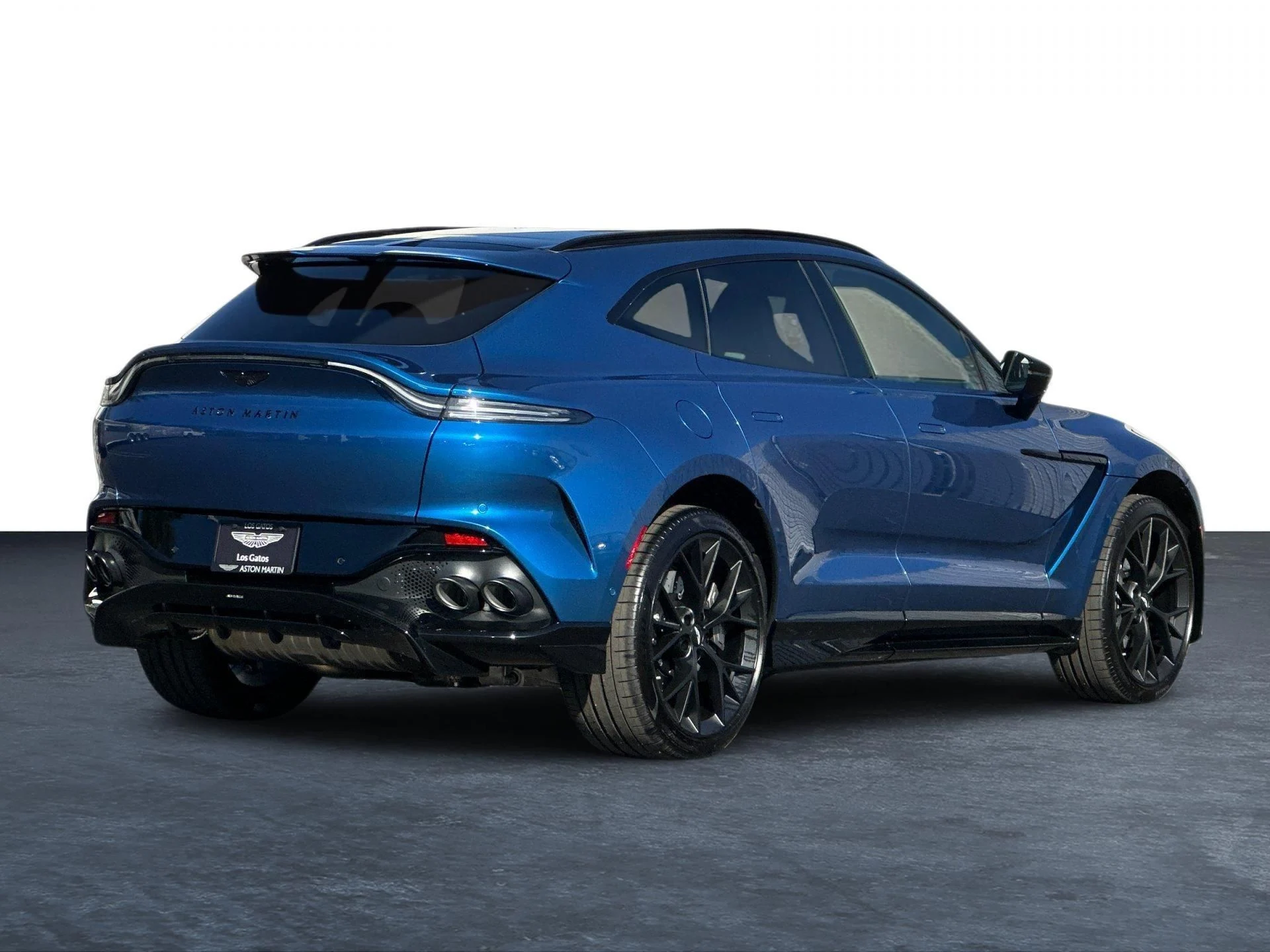 mph027_1906540203_New_2025_Aston_Martin_DBX_707_1761314811_3151afa6a1