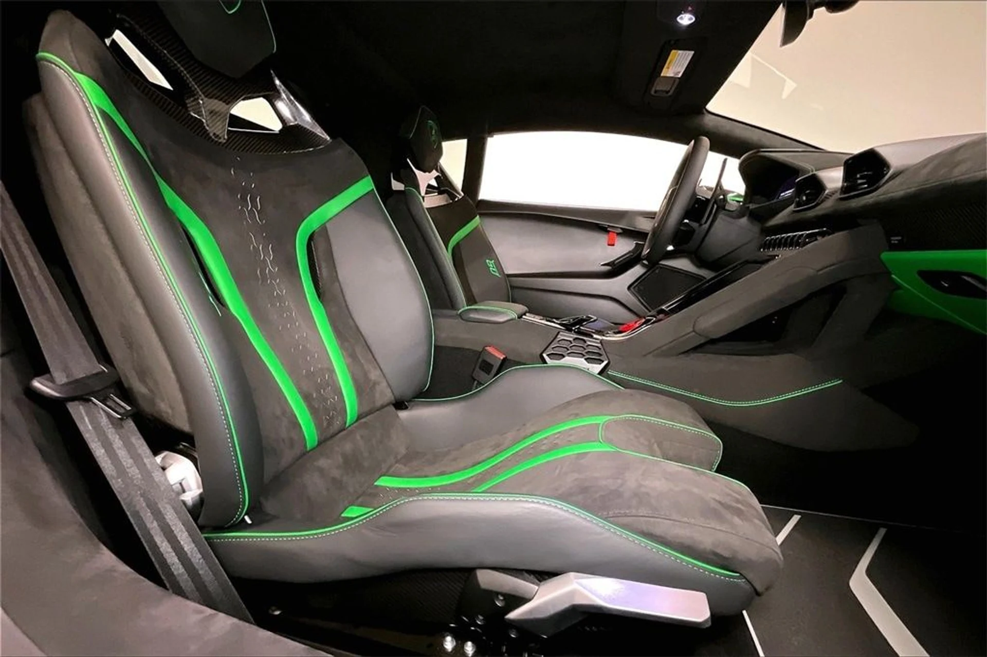 mph027_191076135_e9145505649a2e1e32d4907cadfc9d78x_29d49ff157