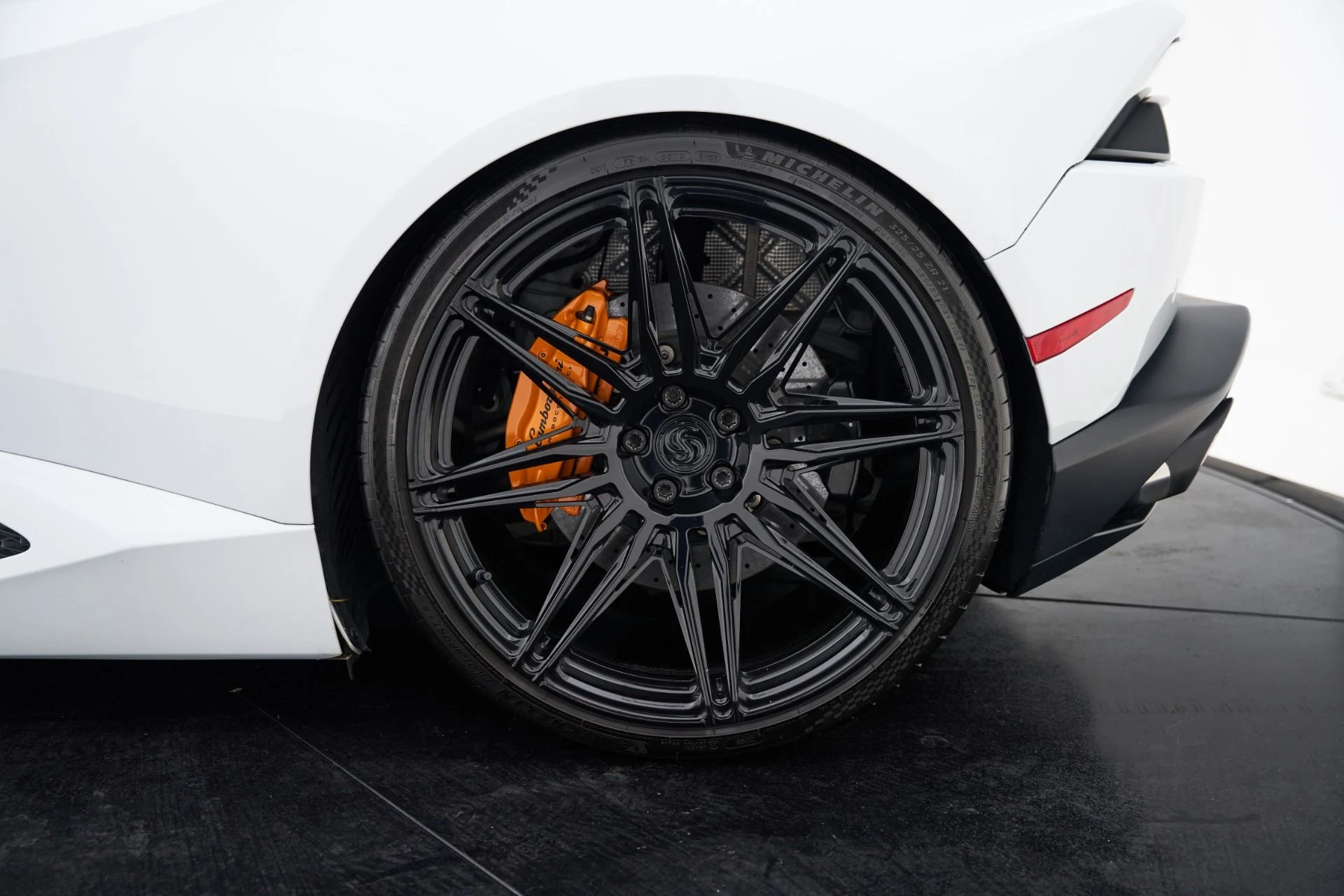 mph027_1916650504_Used_2015_Lamborghini_Huracan_LP_610_4_1792523968_ebab8ddceb