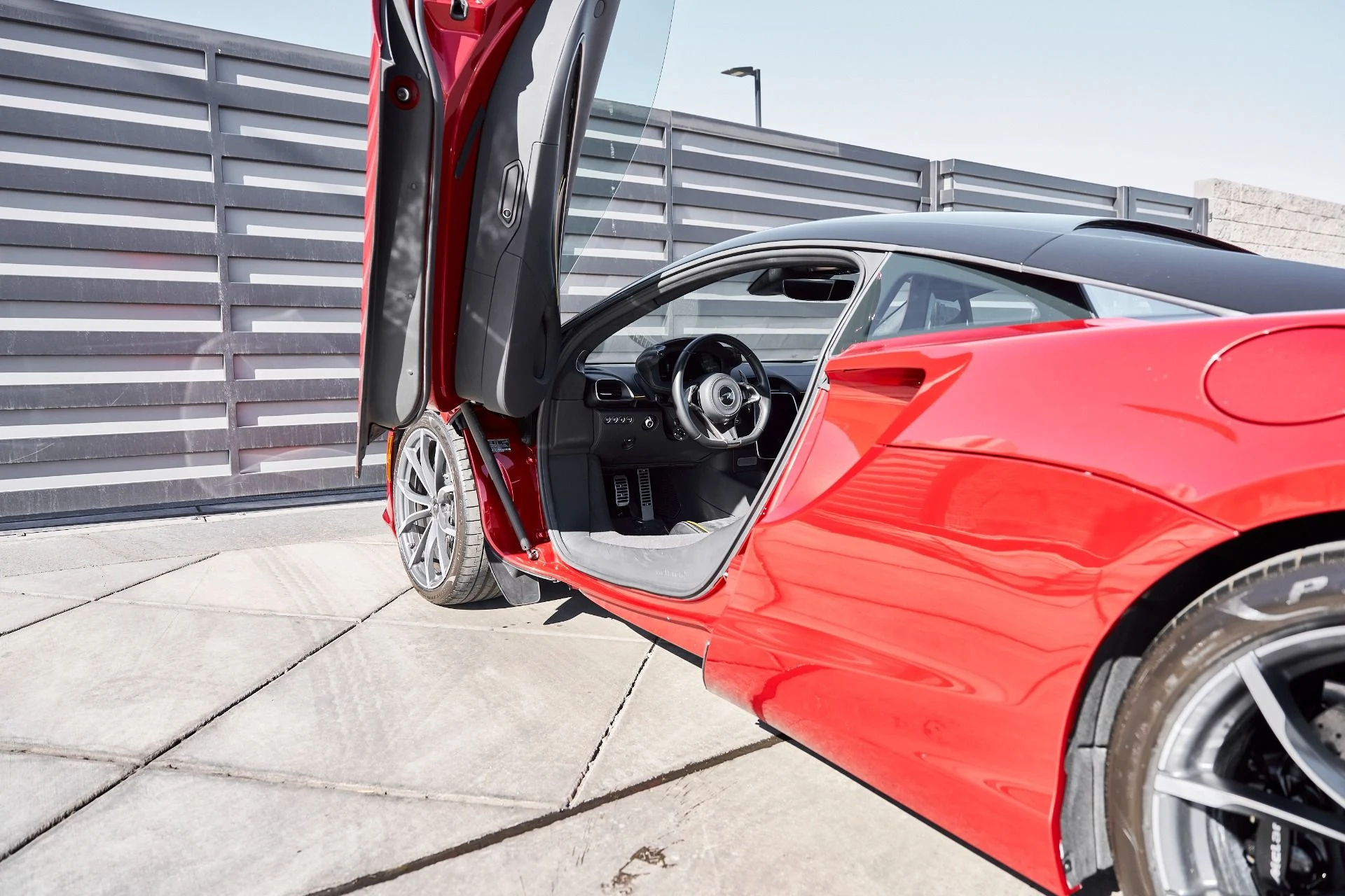 mph027_191831996_Used_2023_Mc_Laren_Artura_1770256447_2e025d332e