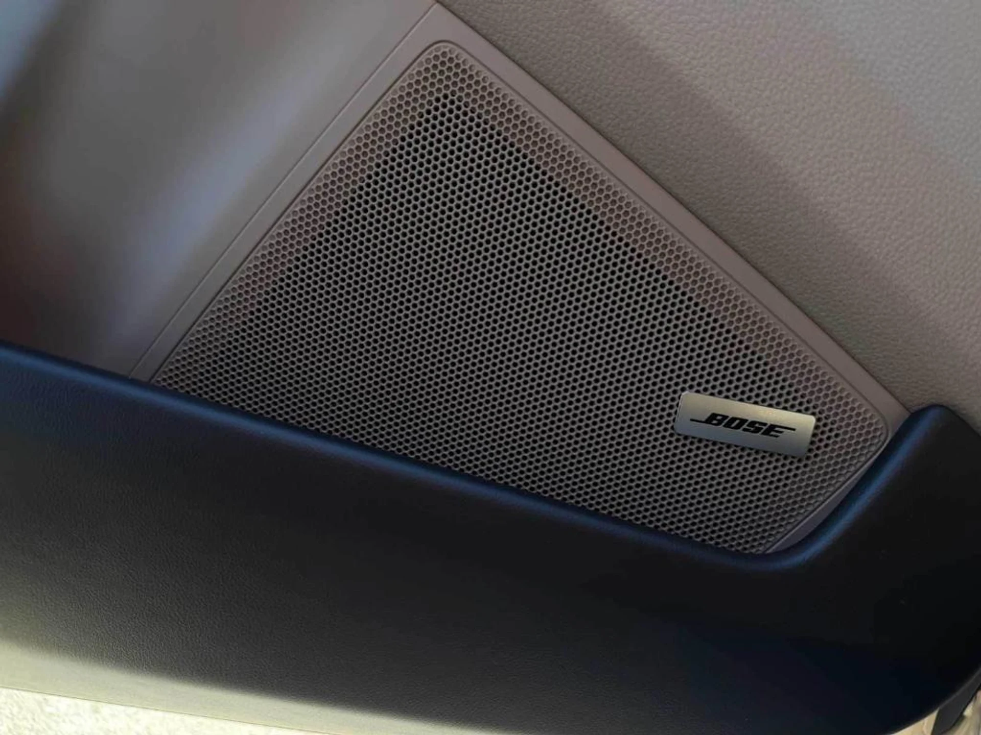 mph027_1922245878_Zz_Gow1adlquumq_F82i_Cy_LS_h_Z_Kc_e7febc3761