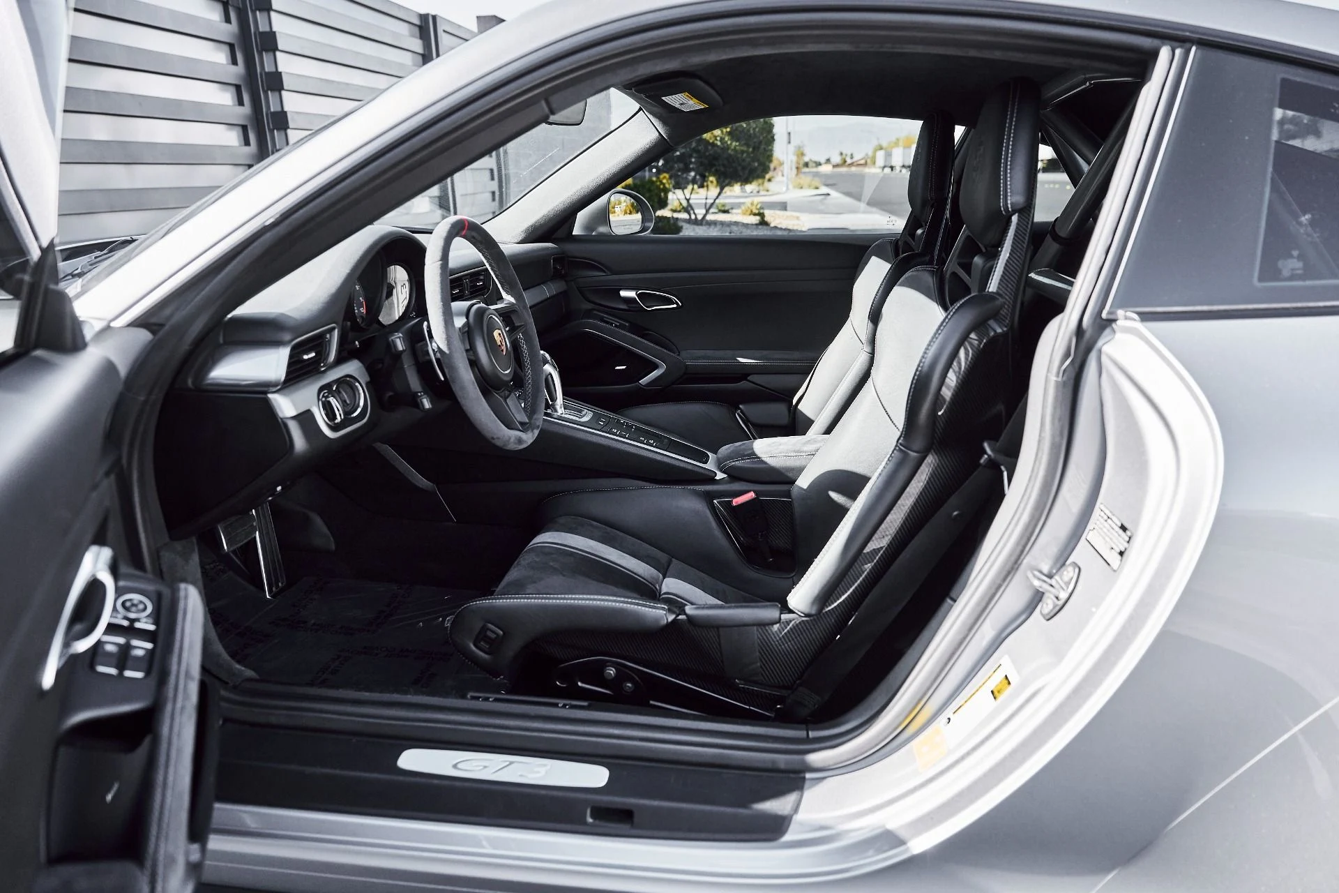 mph027_1929661108_Used_2018_Porsche_911_GT_3_1778891432_9e2ebac8d2
