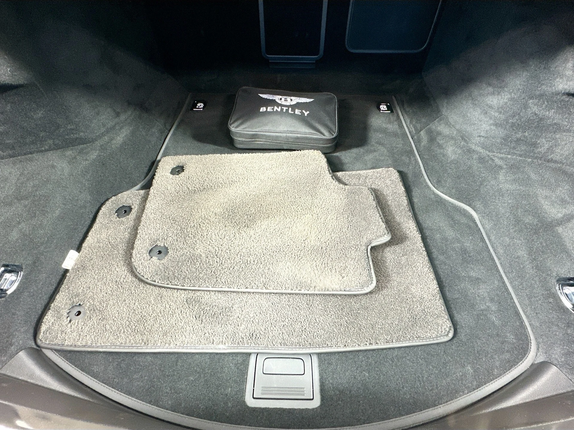 mph027_193091081_28_174439280a