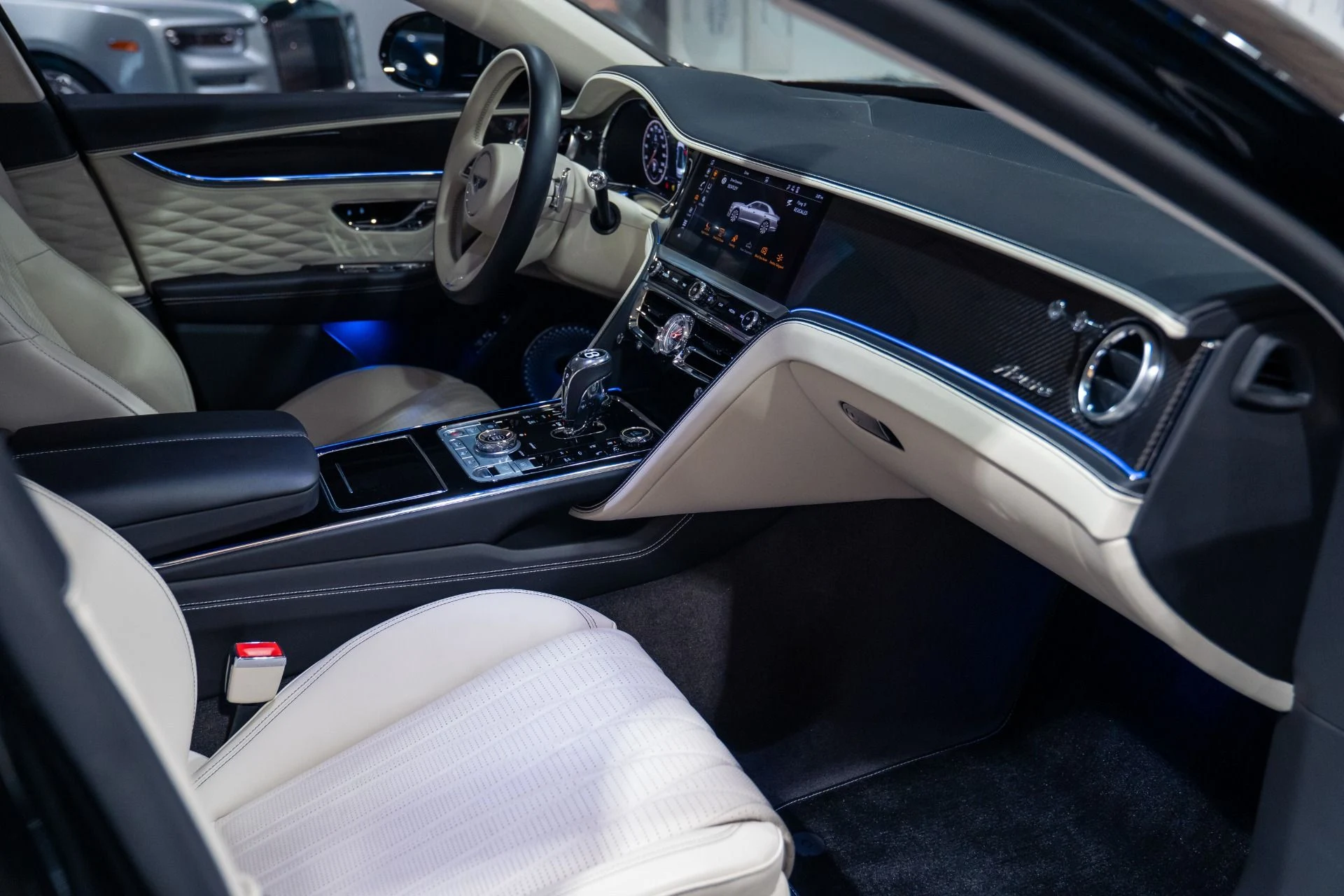 mph027_1931328771_Used_2023_Bentley_Flying_Spur_Azure_1787341097_4c6600d937