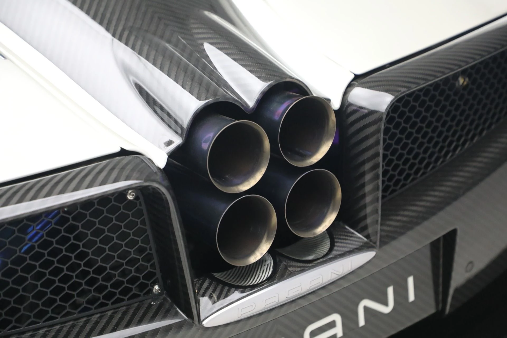 mph027_1950234633_Used_2014_Pagani_Huayra_Tempesta_1765914855_80ce4d0fee