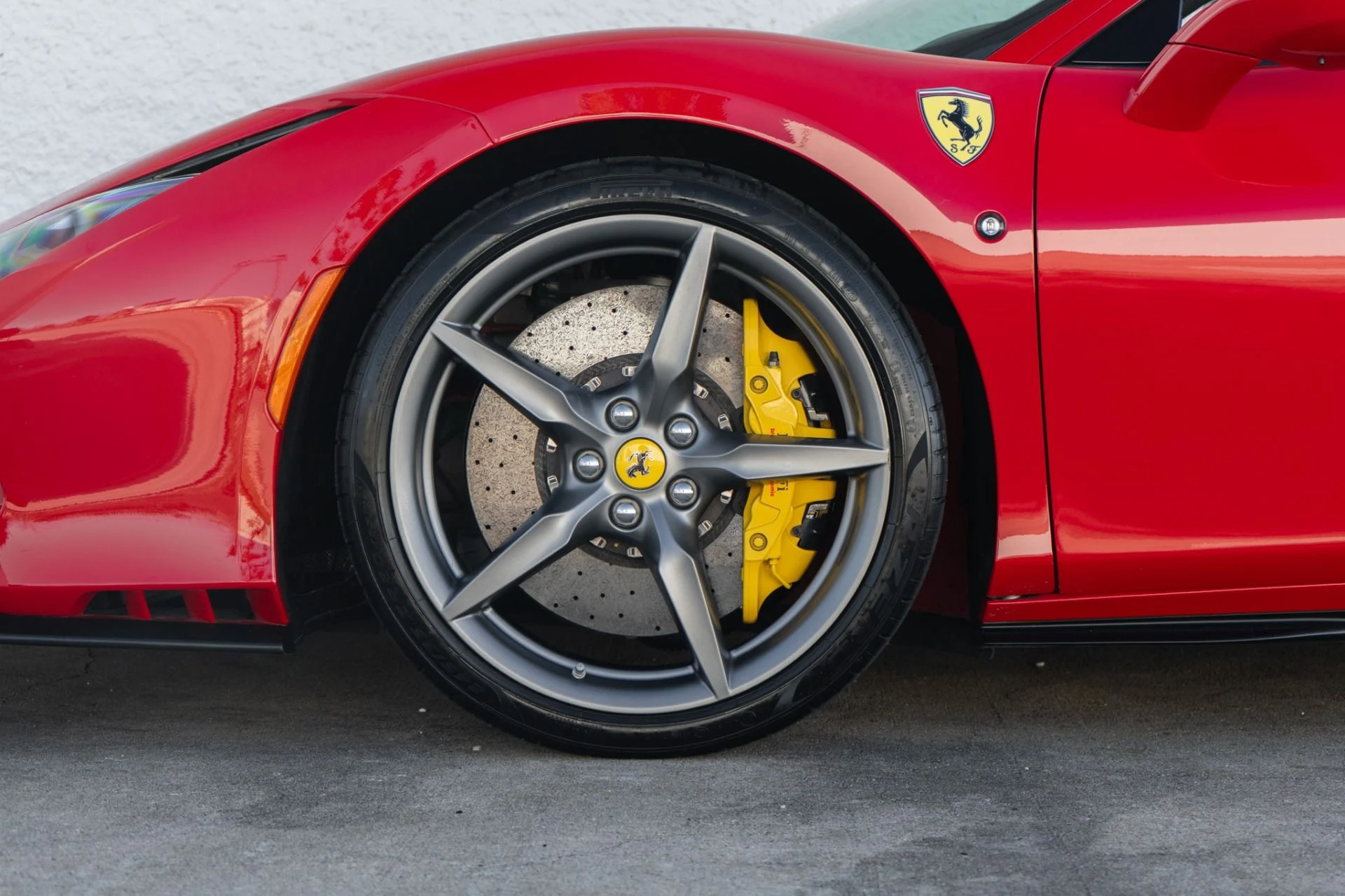 mph027_1955734925_Used_2022_Ferrari_F8_Tributo_1773444100_fc546f1f5e