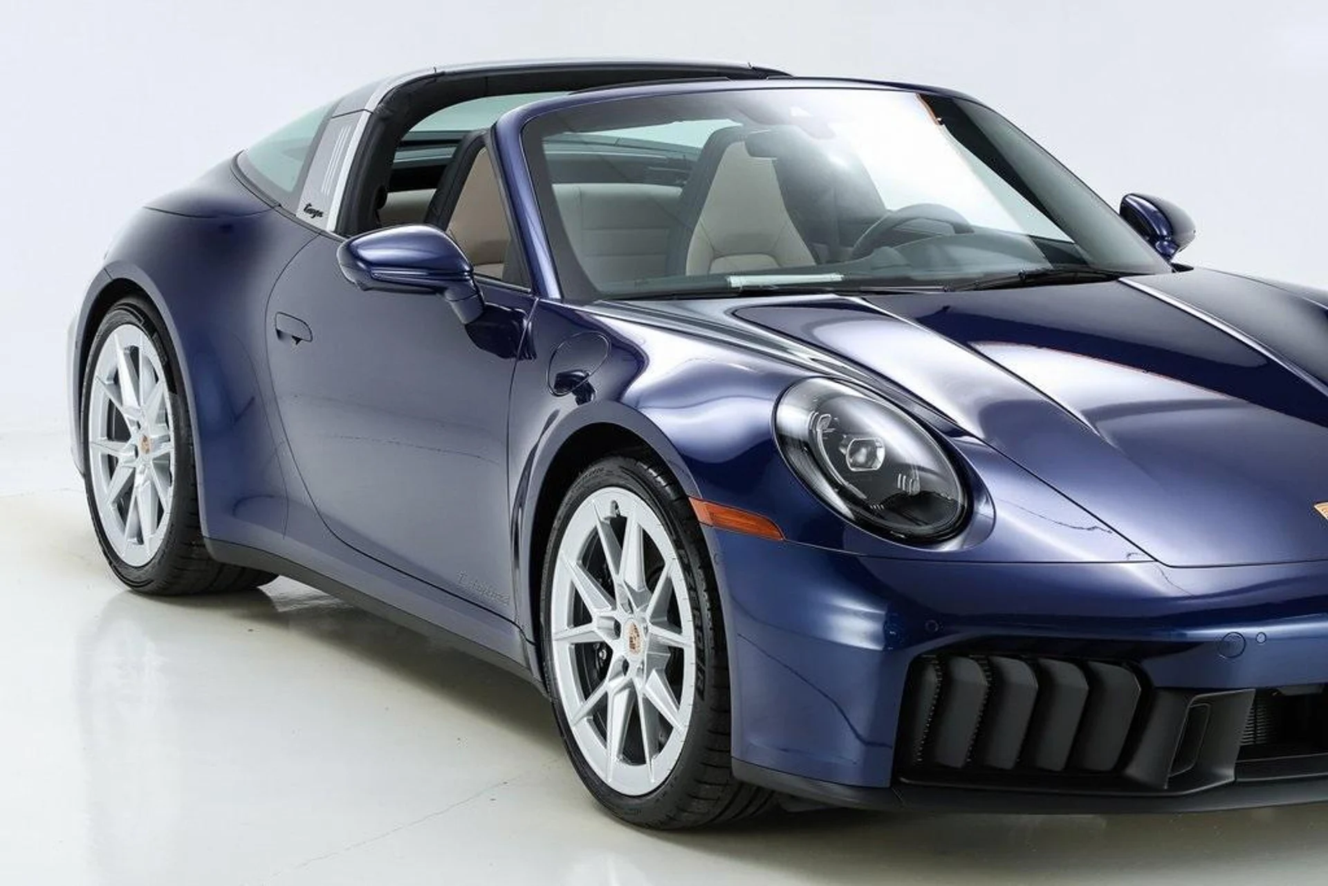 mph027_1956075689_olk7_Ij2_J4x_W4_R0h7pmu_F_Sy5t_Vl_A_f290597dc2