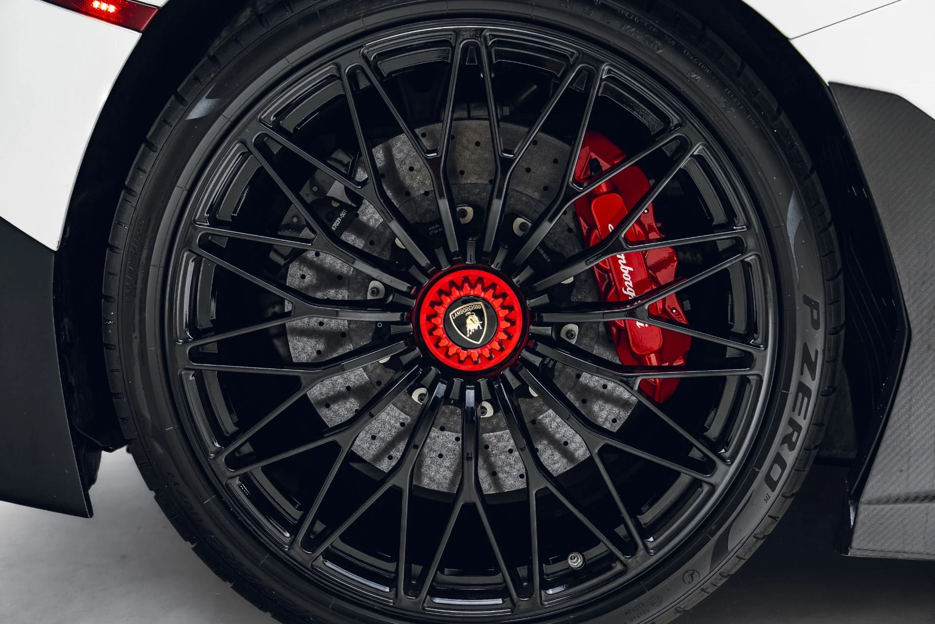 mph027_195692428_Used_2018_Lamborghini_Aventador_LP_740_4_S_1783639899_745350ca65