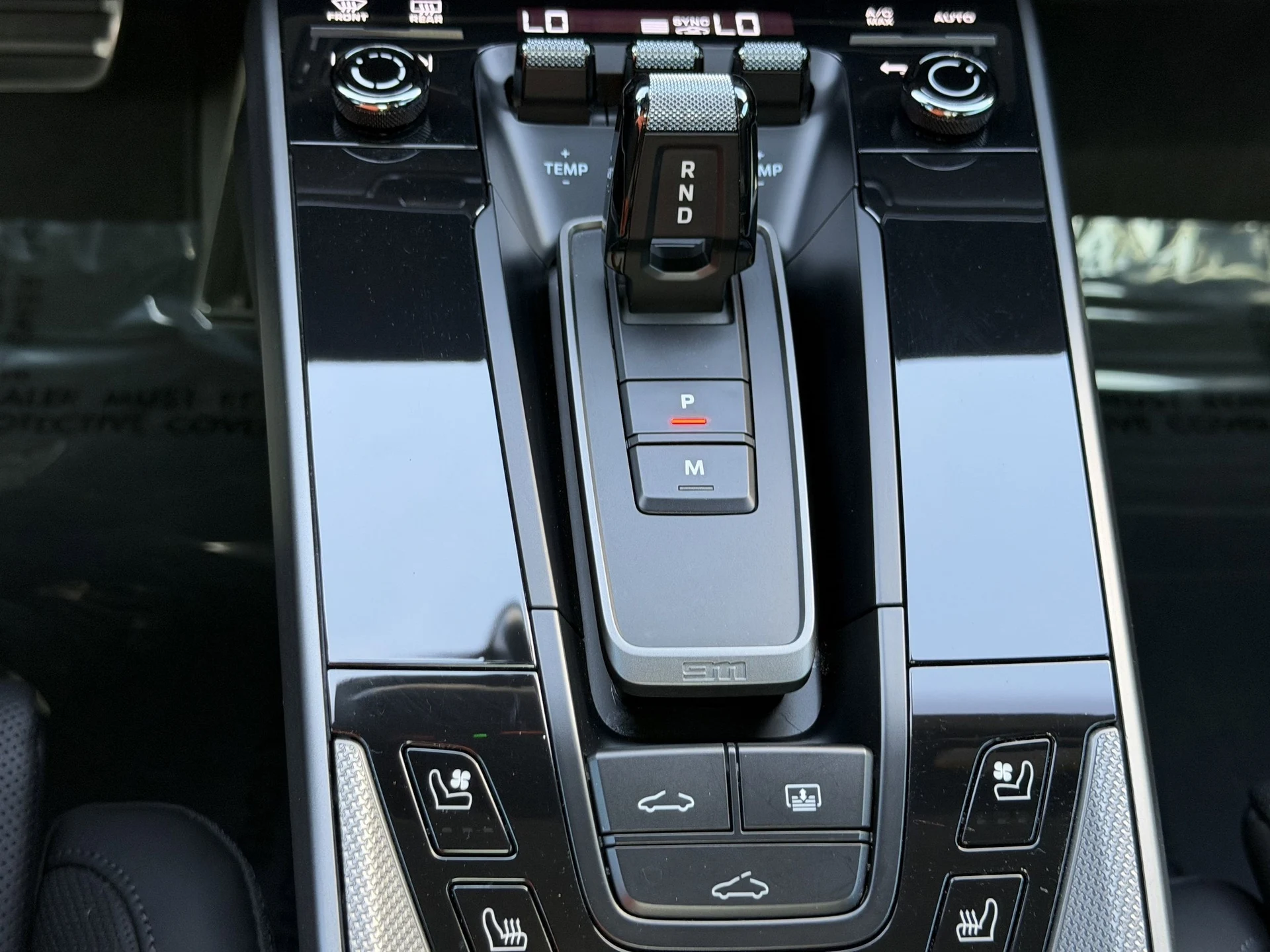 mph027_195724910_0ad2b86a2678432de596687881dc322bx_e77db76951