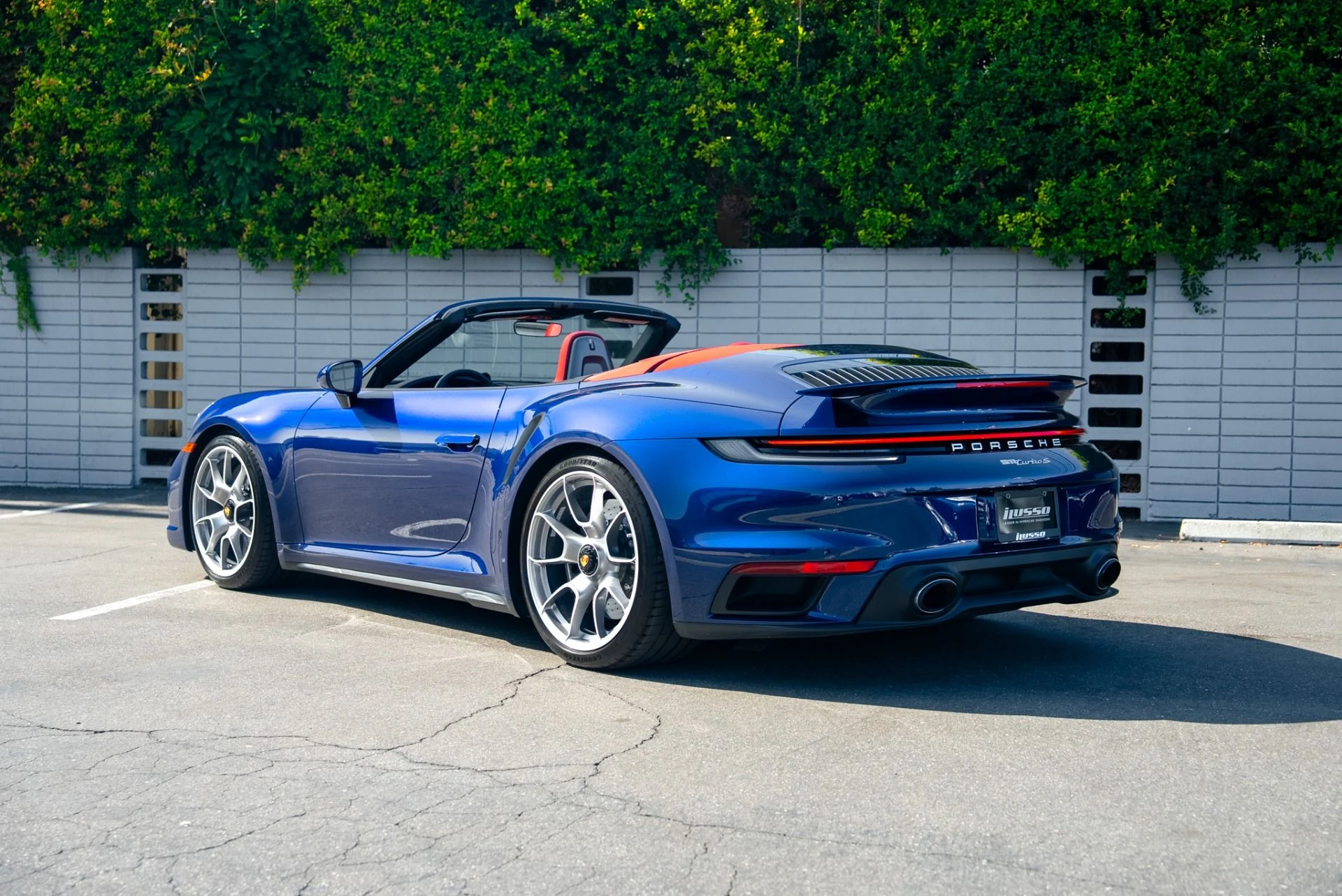 mph027_1972583945_Used_2024_Porsche_911_Turbo_S_Turbo_S_1762547023_5dbeead106